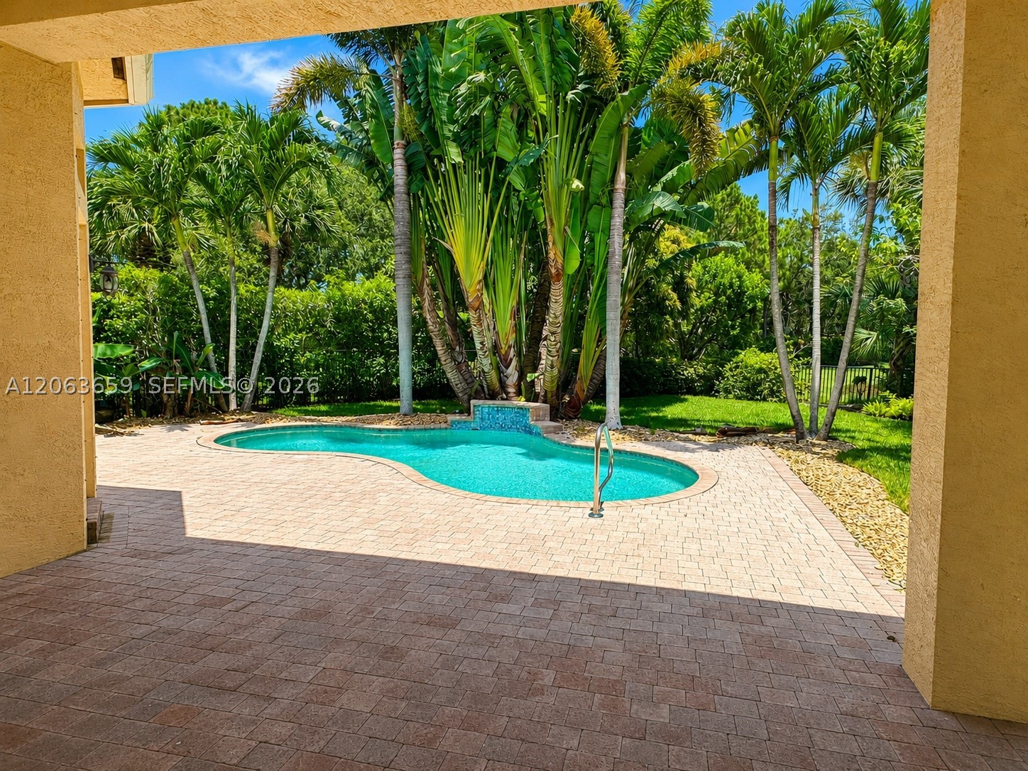 main property photo 14