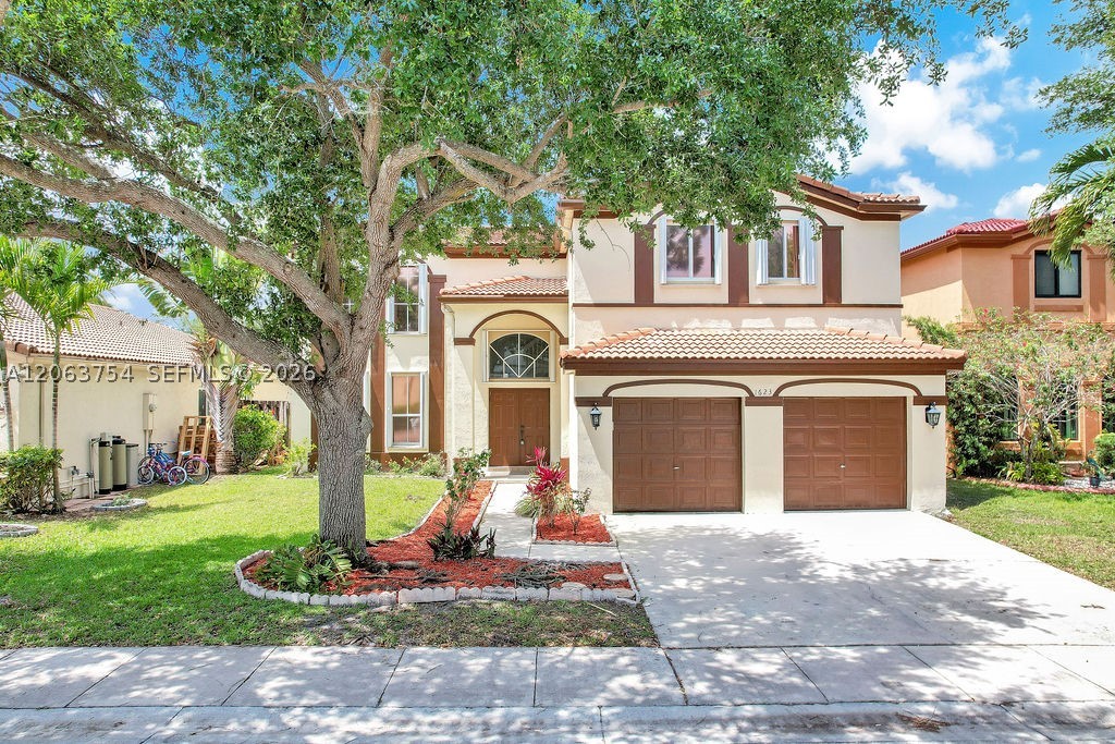 main property photo 0