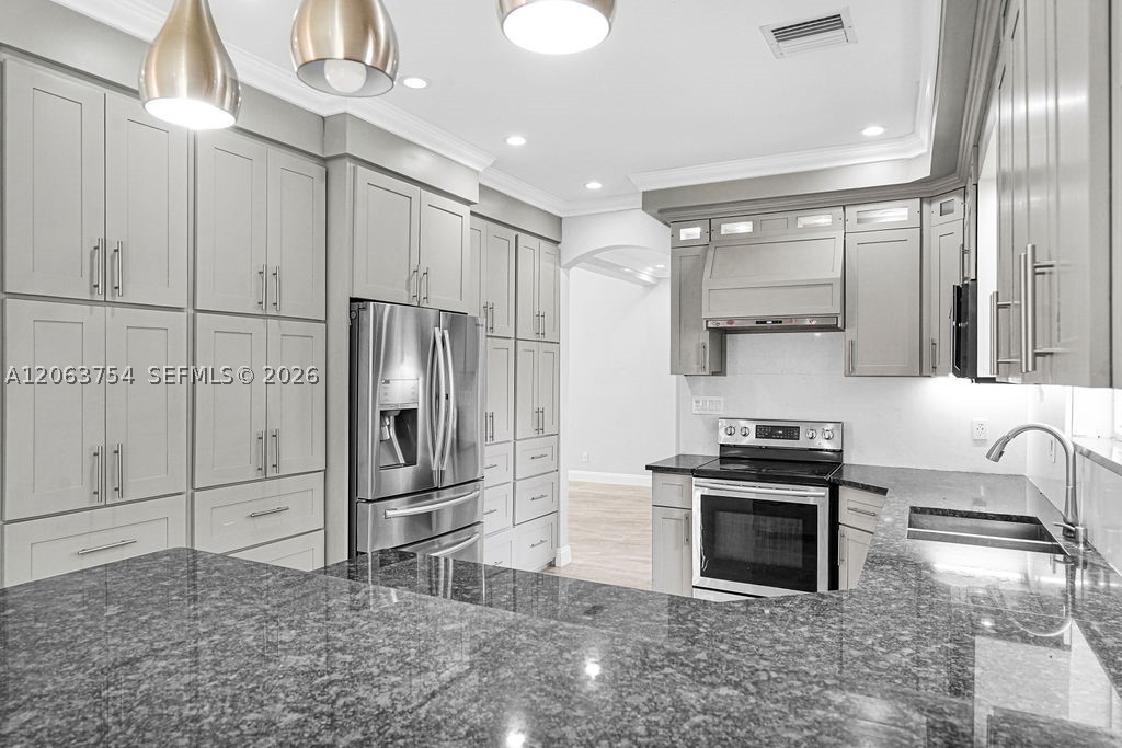 main property photo 79