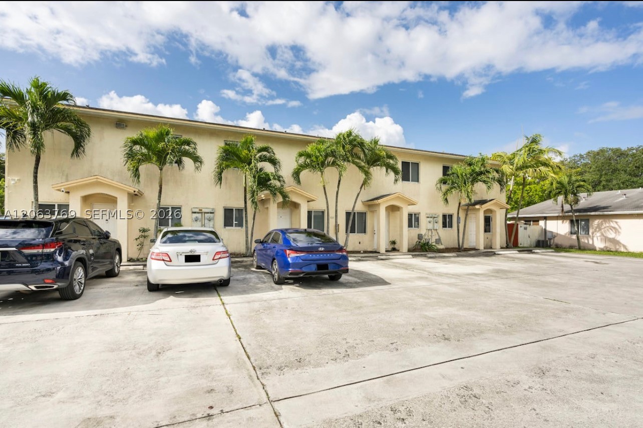 main property photo 0
