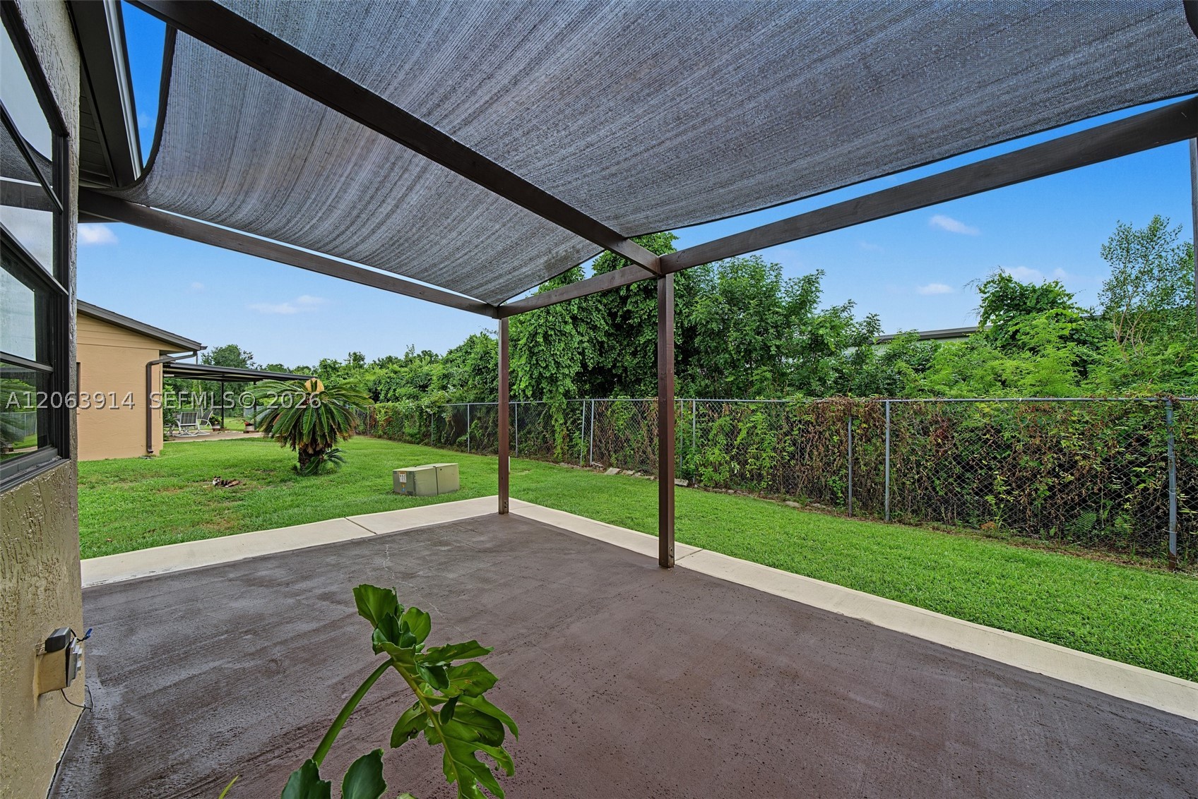 main property photo 13