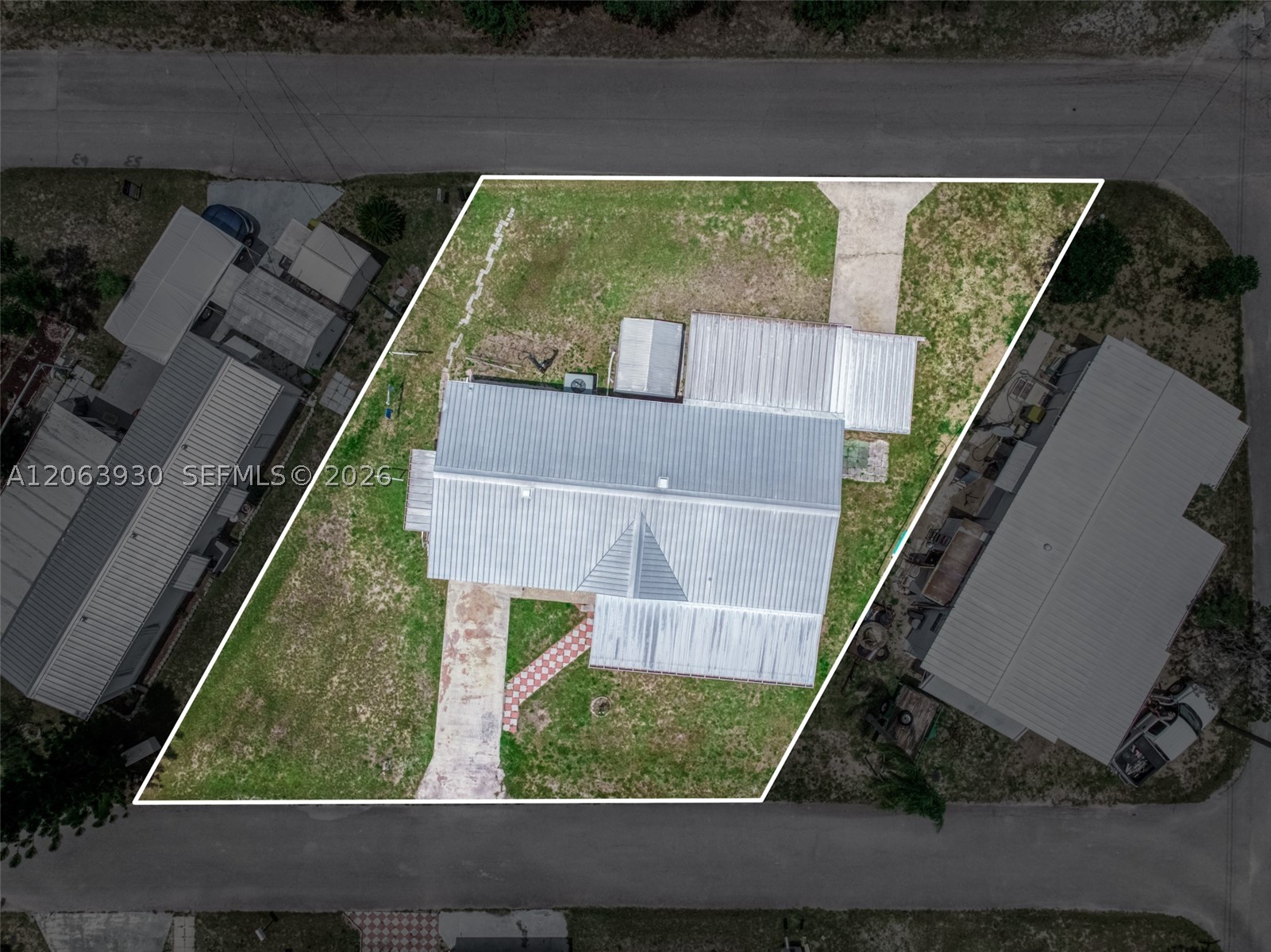 main property photo 43