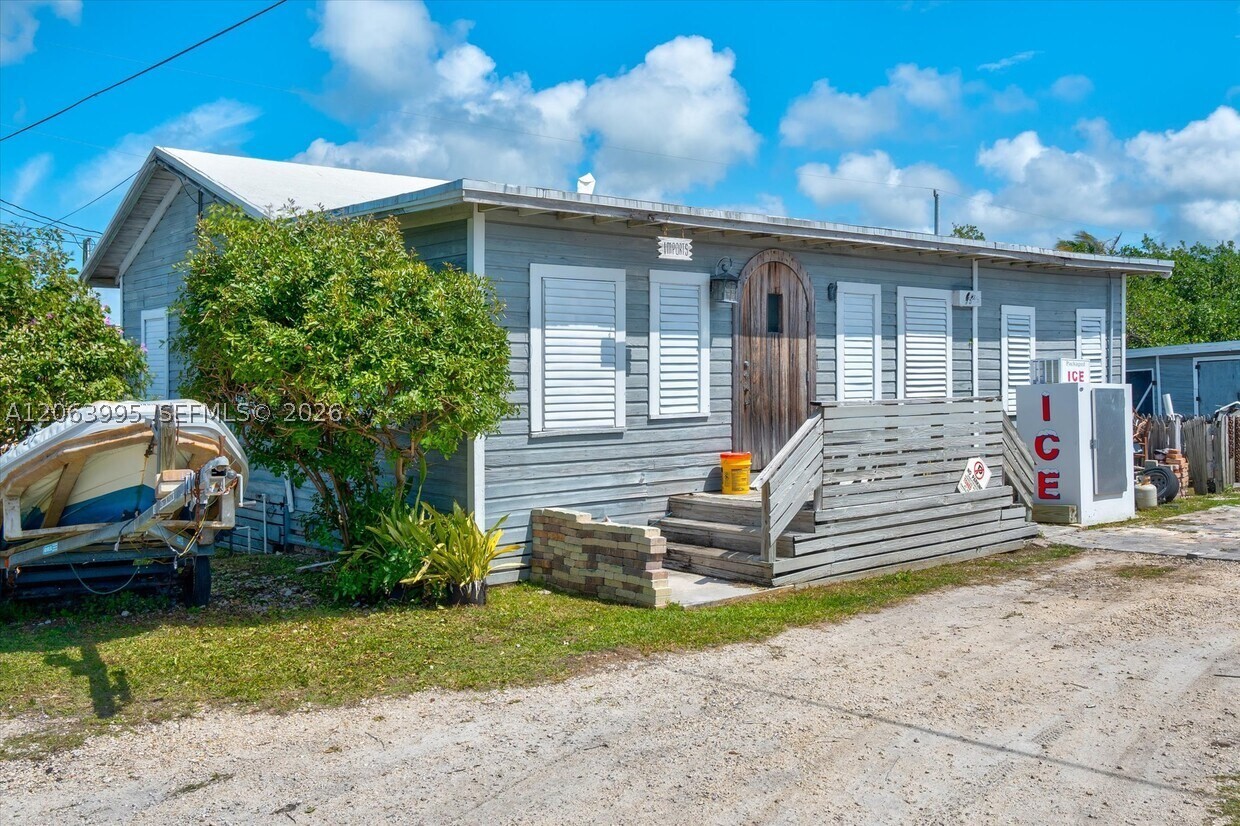 main property photo 14