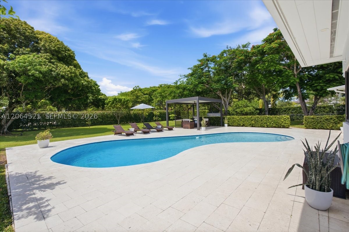 main property photo 45