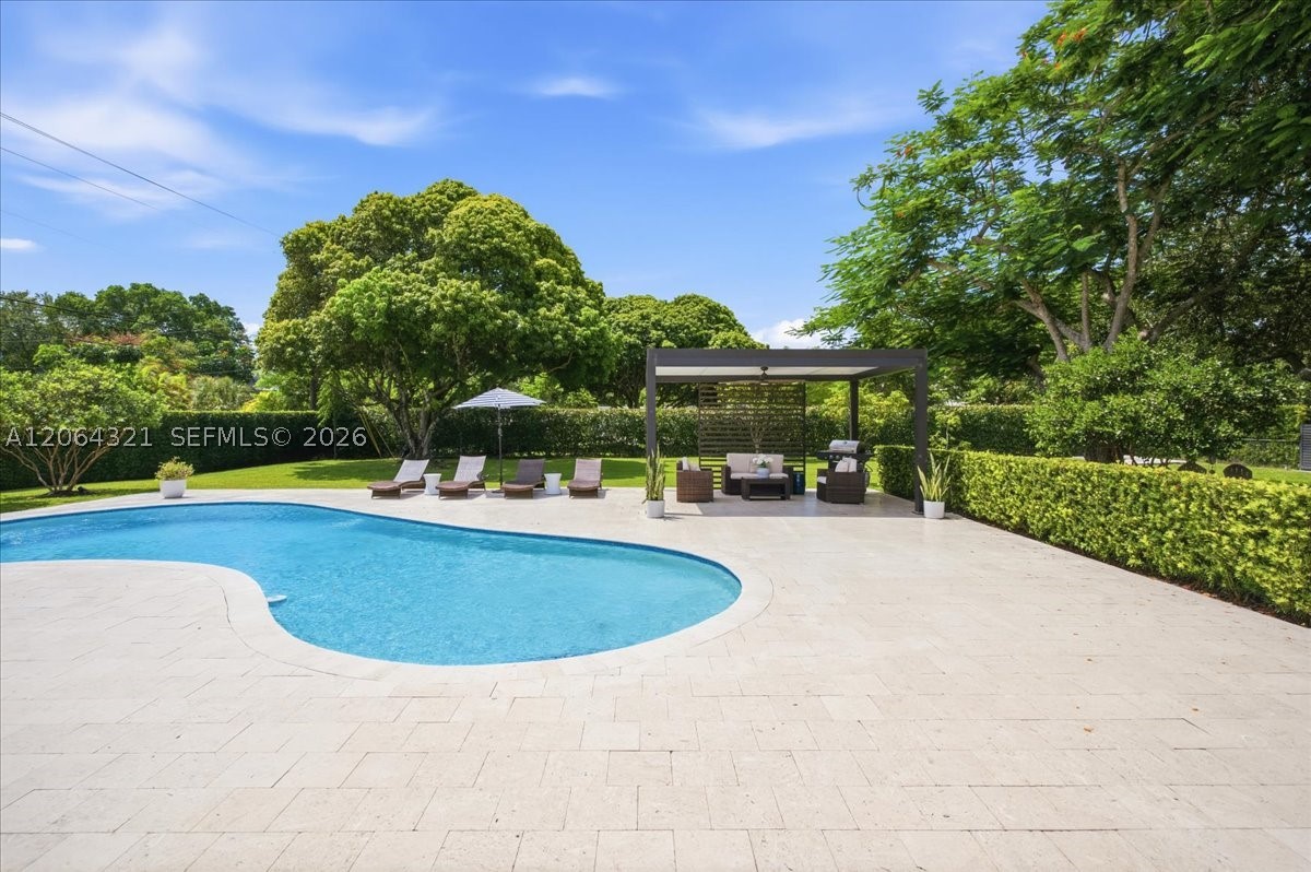 main property photo 50