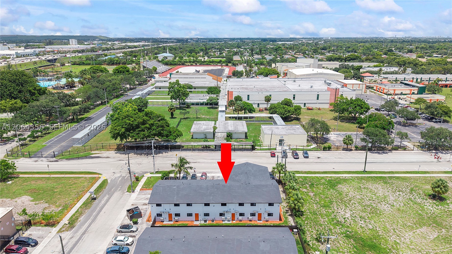 main property photo 14