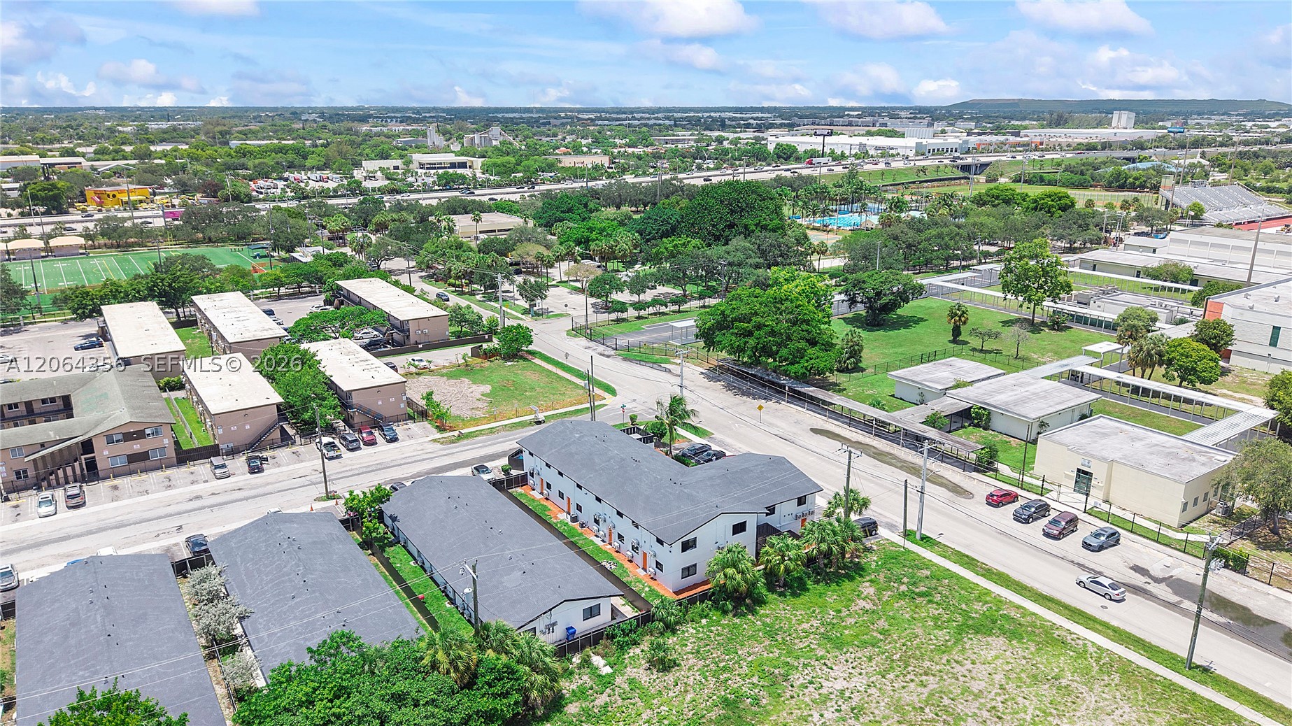 main property photo 16
