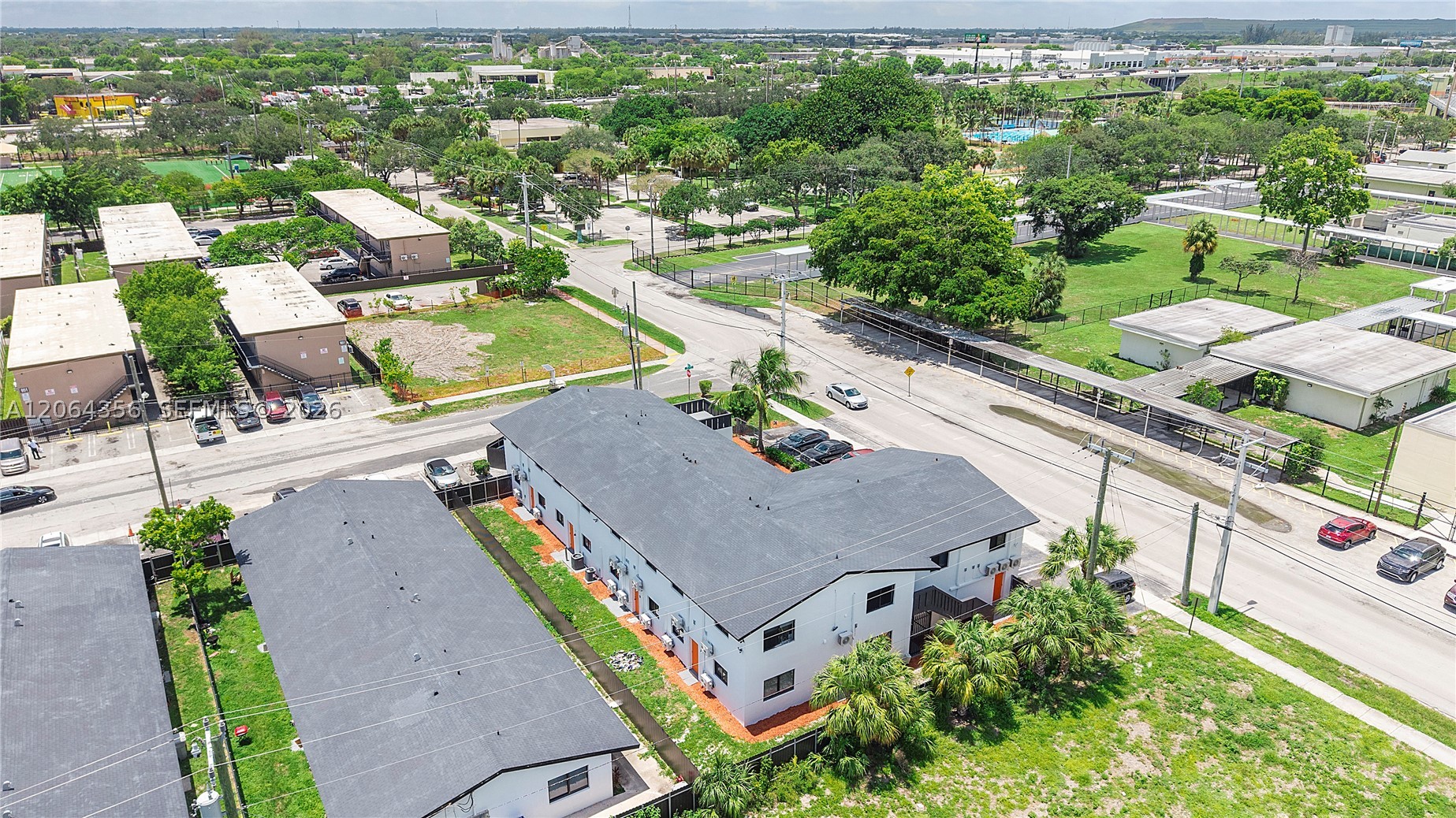 main property photo 18