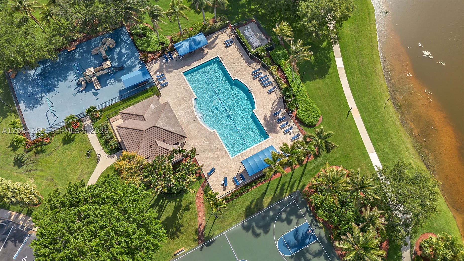 main property photo 15