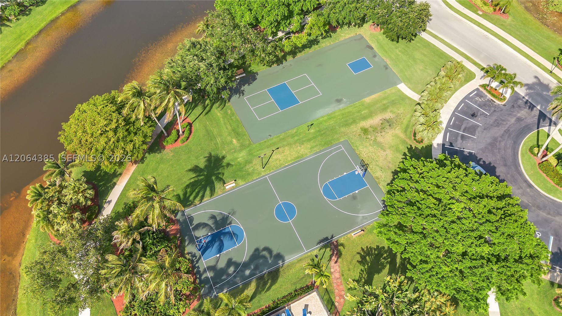 main property photo 16