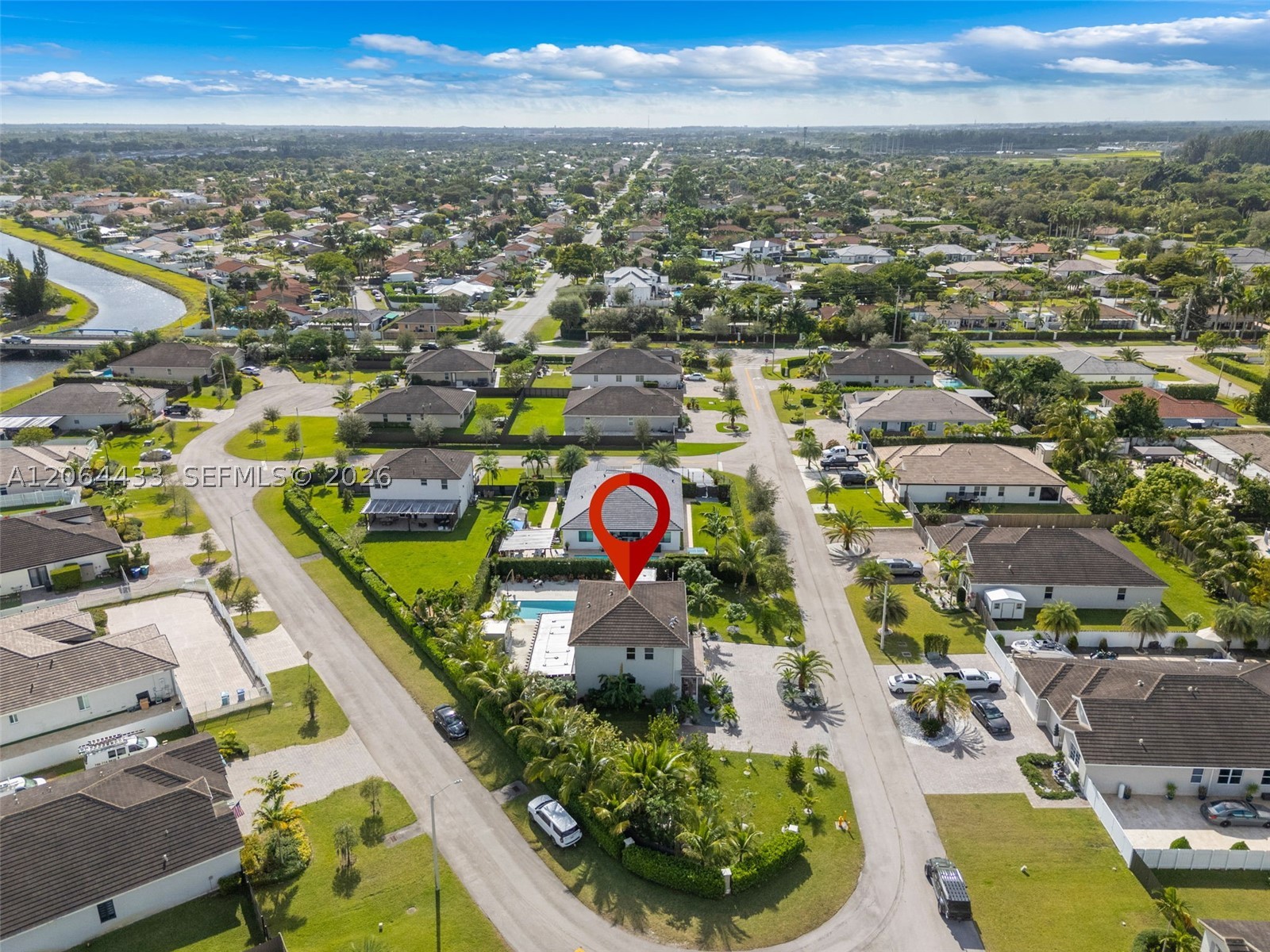 main property photo 40