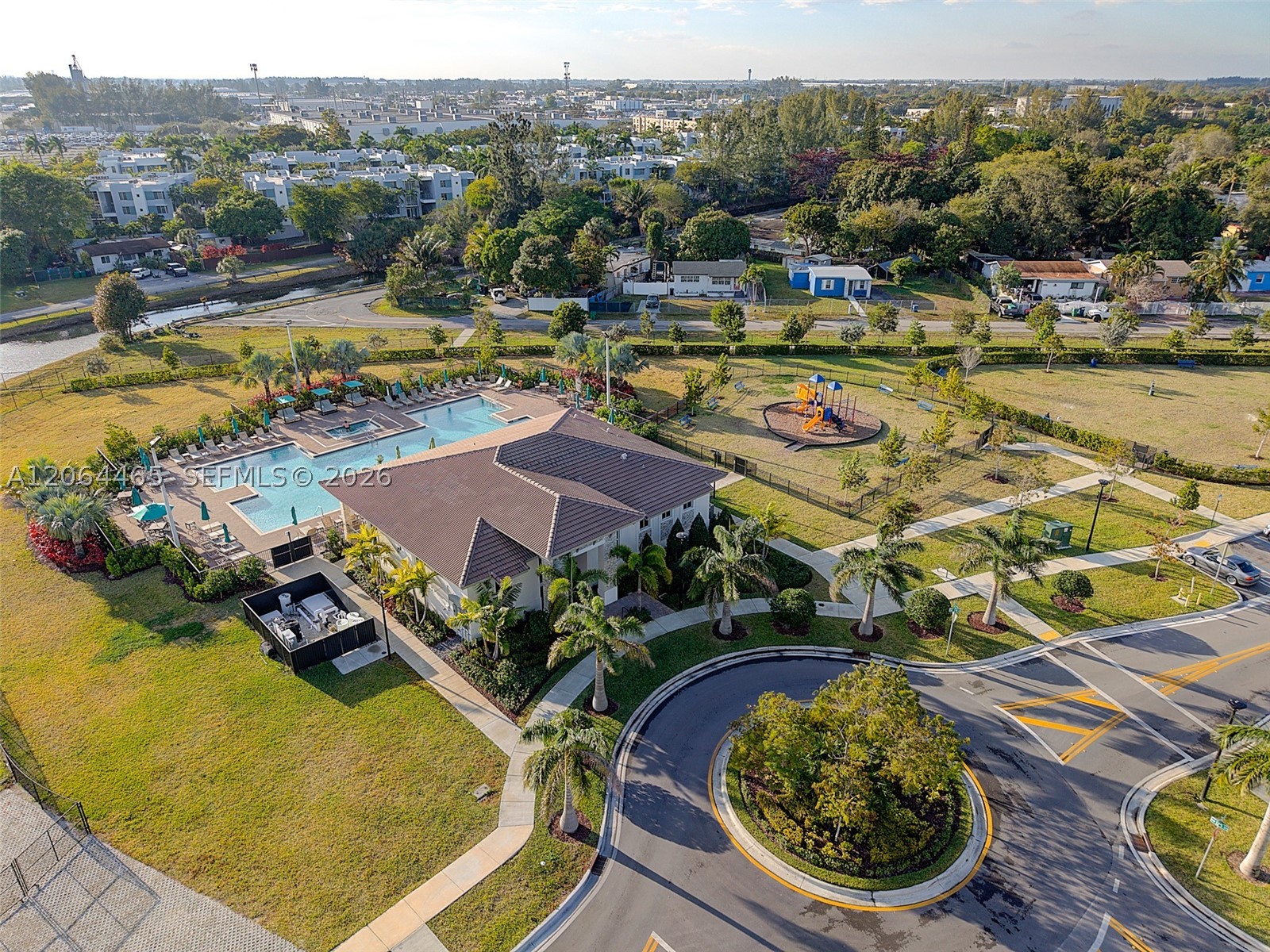 main property photo 11