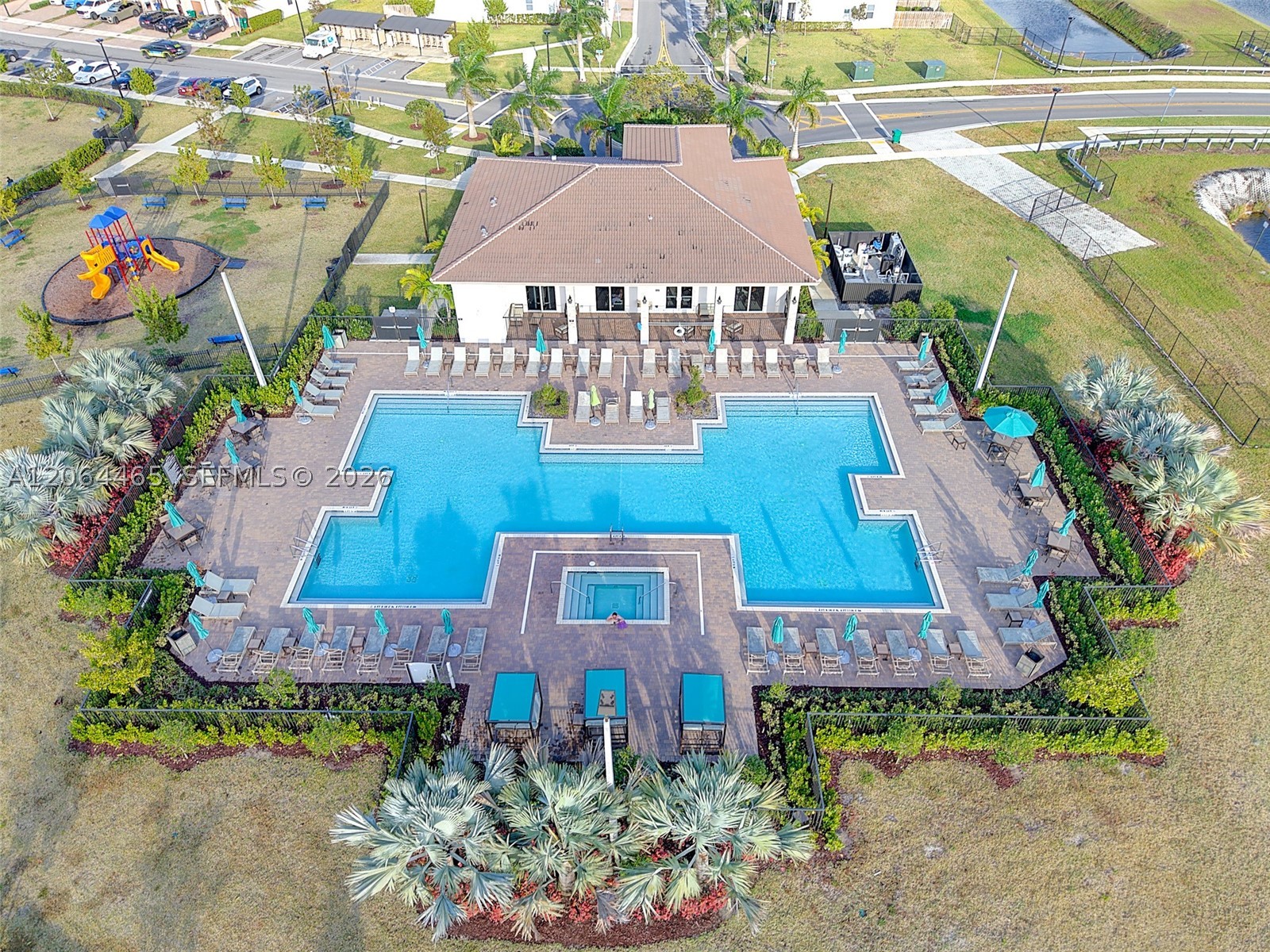 main property photo 15
