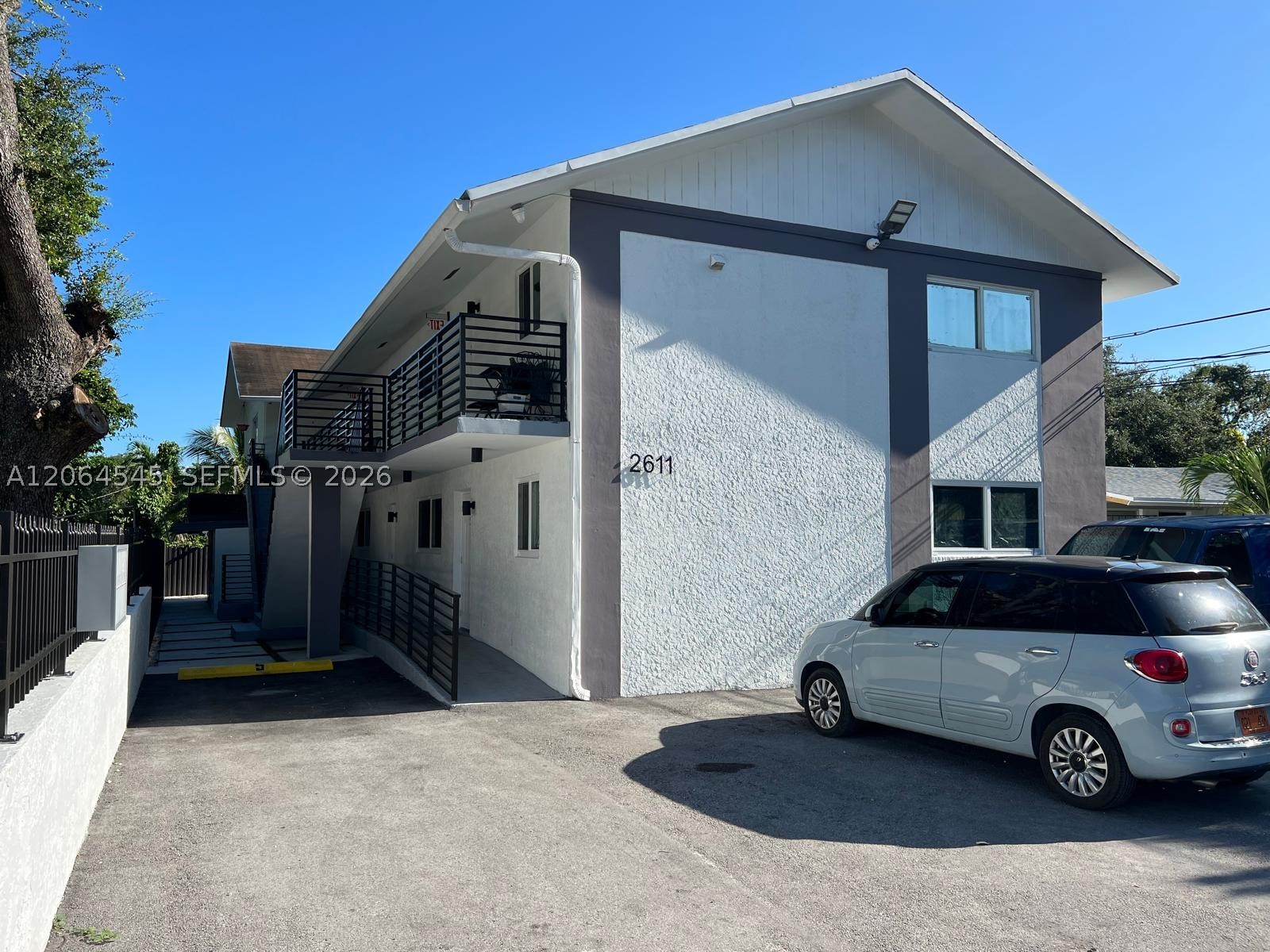 main property photo 0