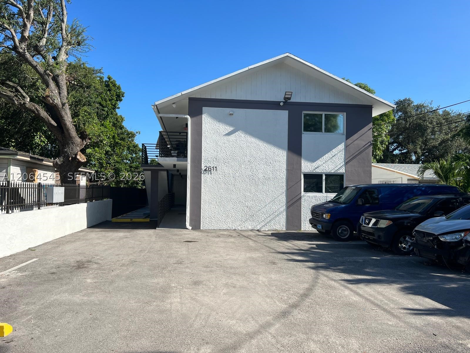 main property photo 10