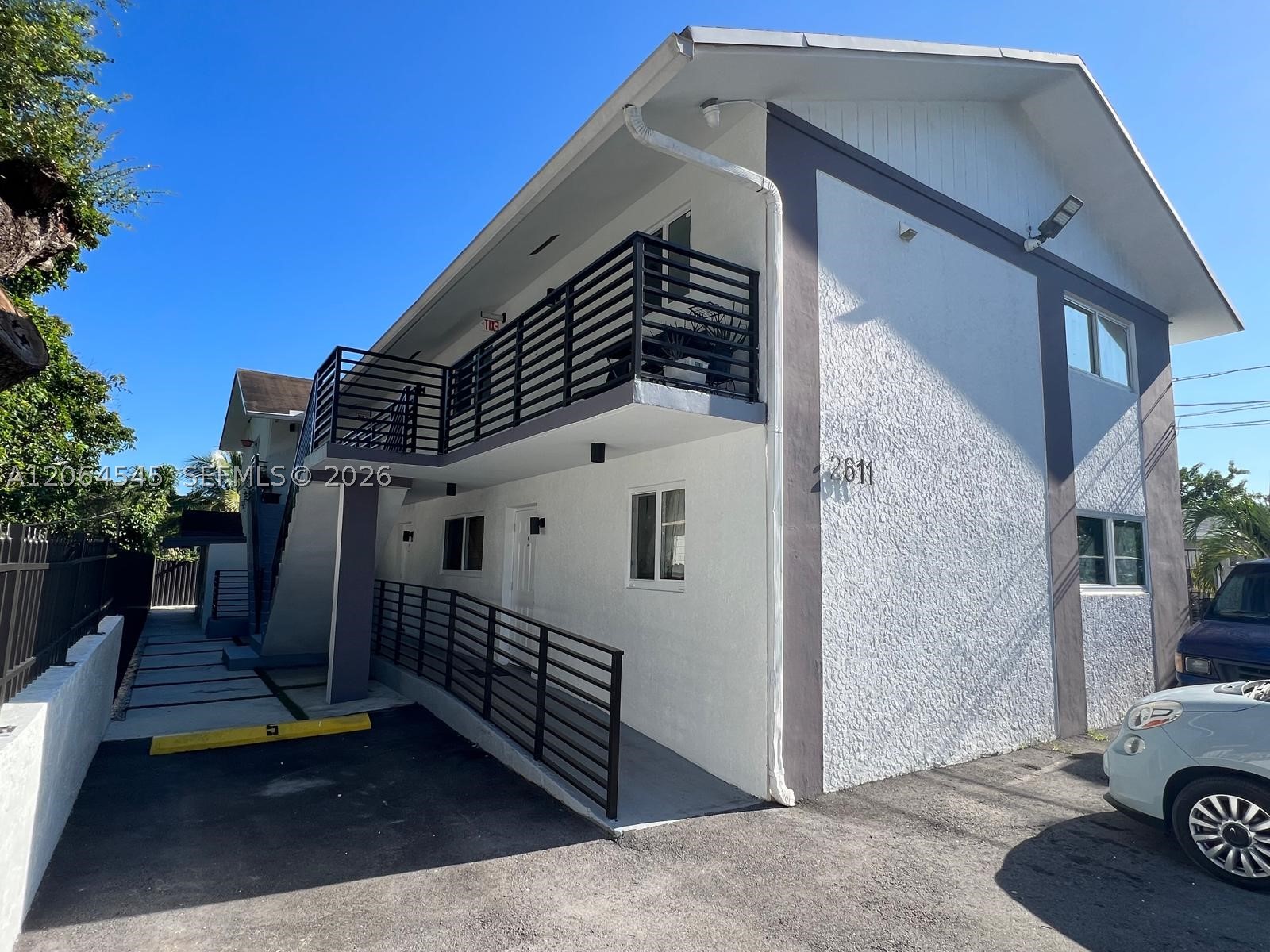 main property photo 6