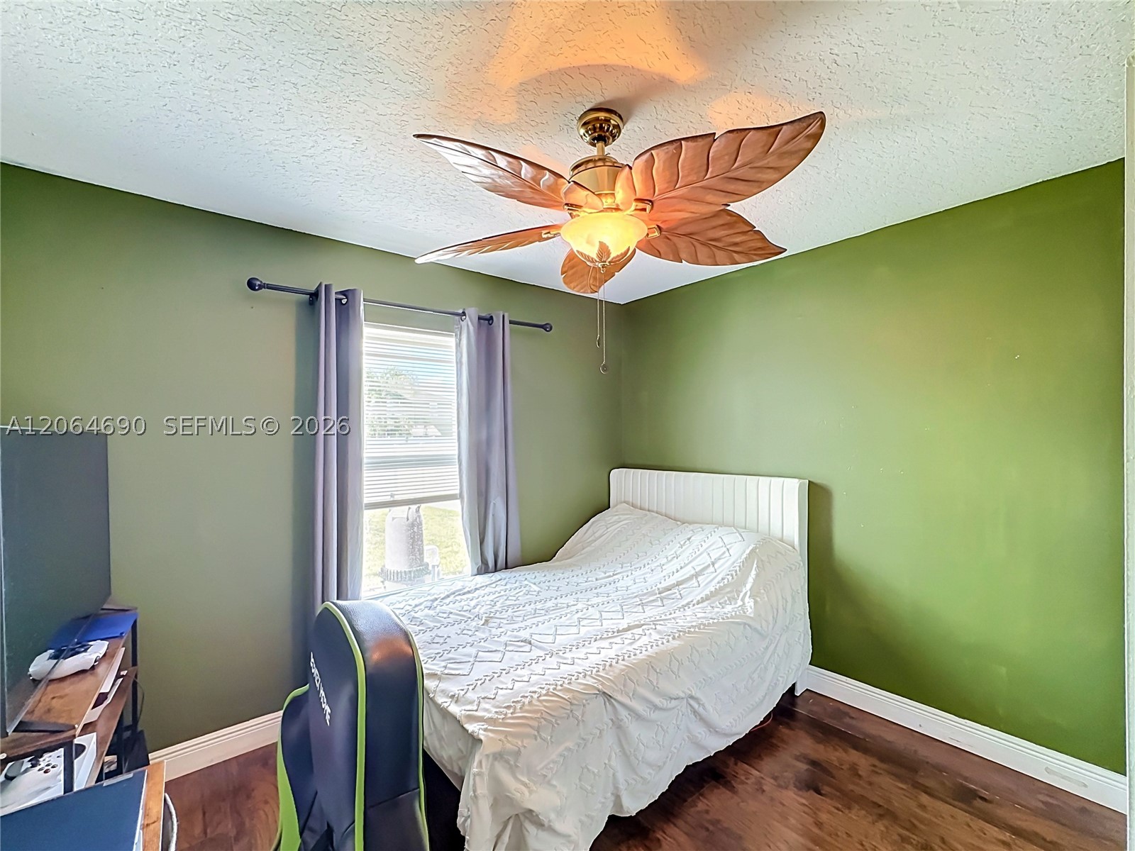 main property photo 37