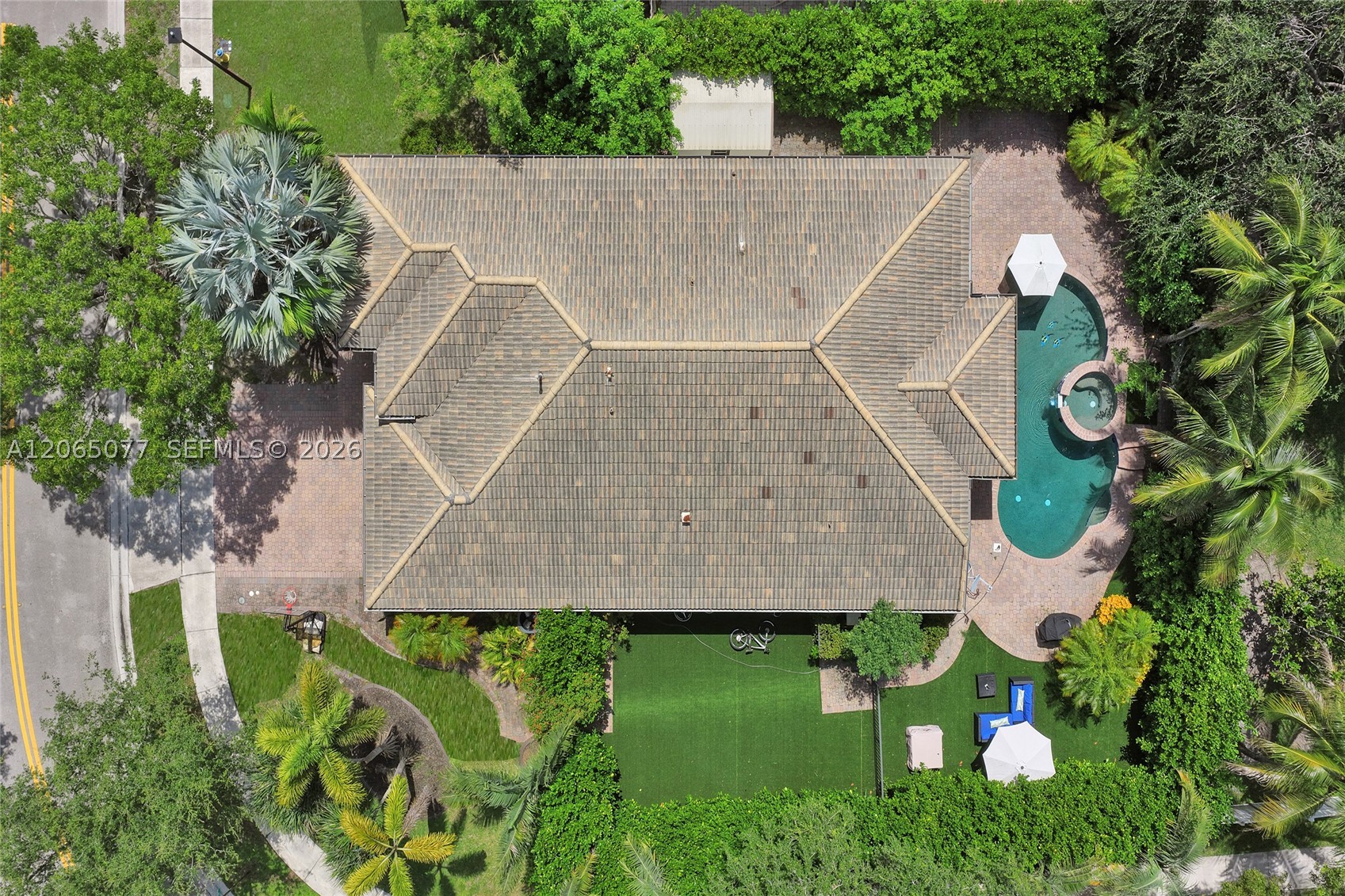 main property photo 33