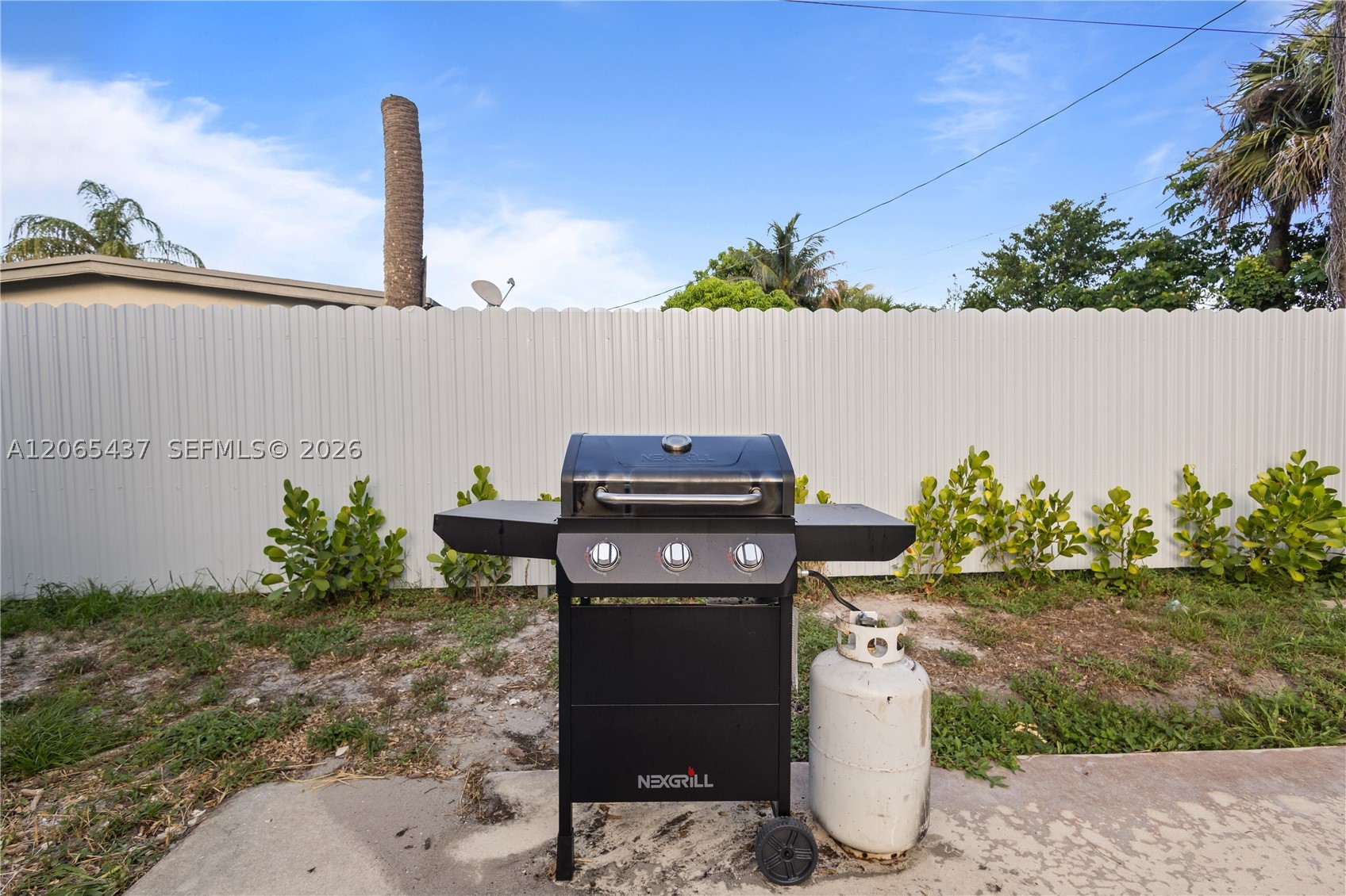 main property photo 41