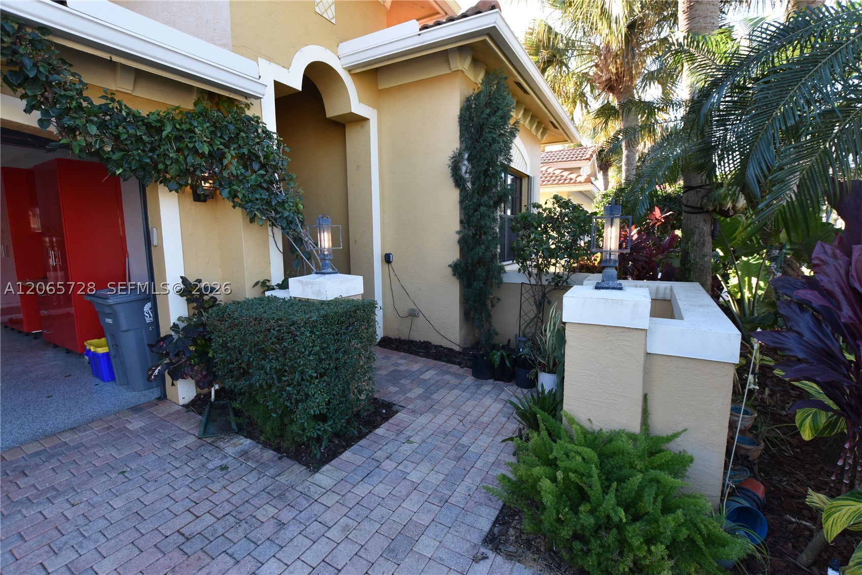 main property photo 8