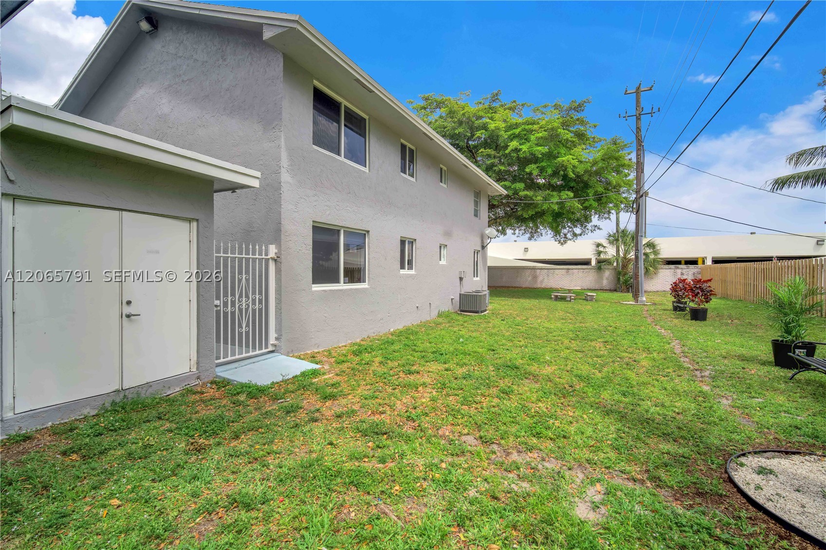 main property photo 16