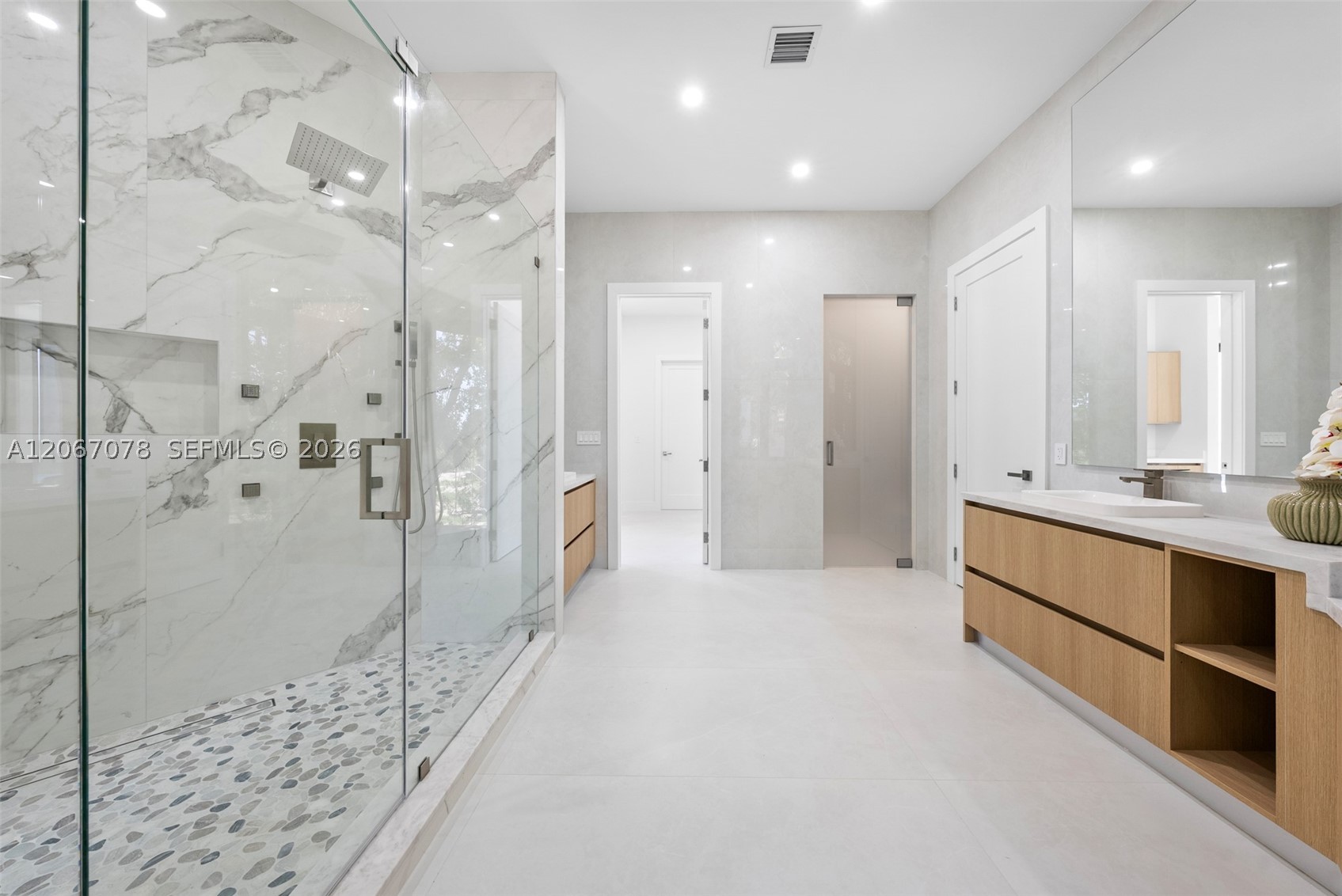 main property photo 88