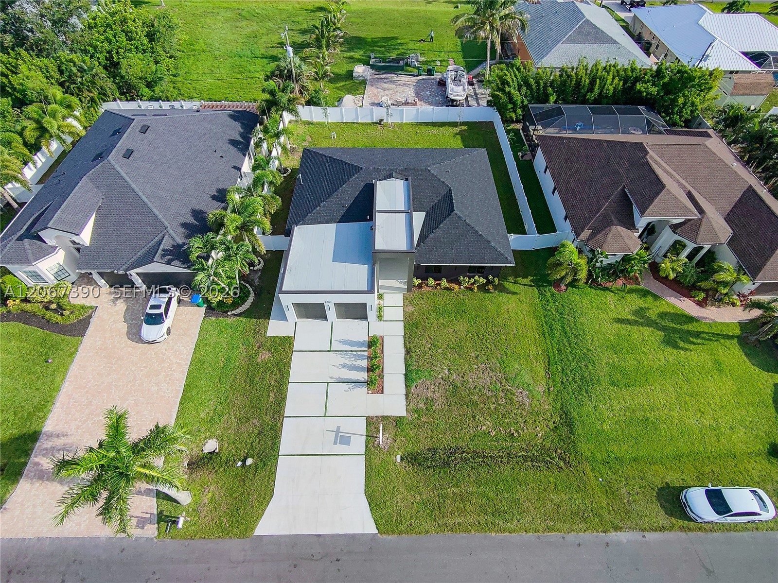 main property photo 40