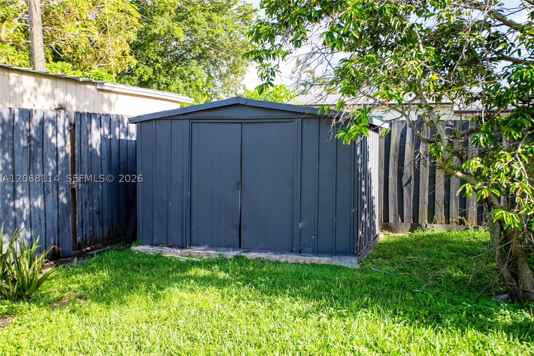 main property photo 21