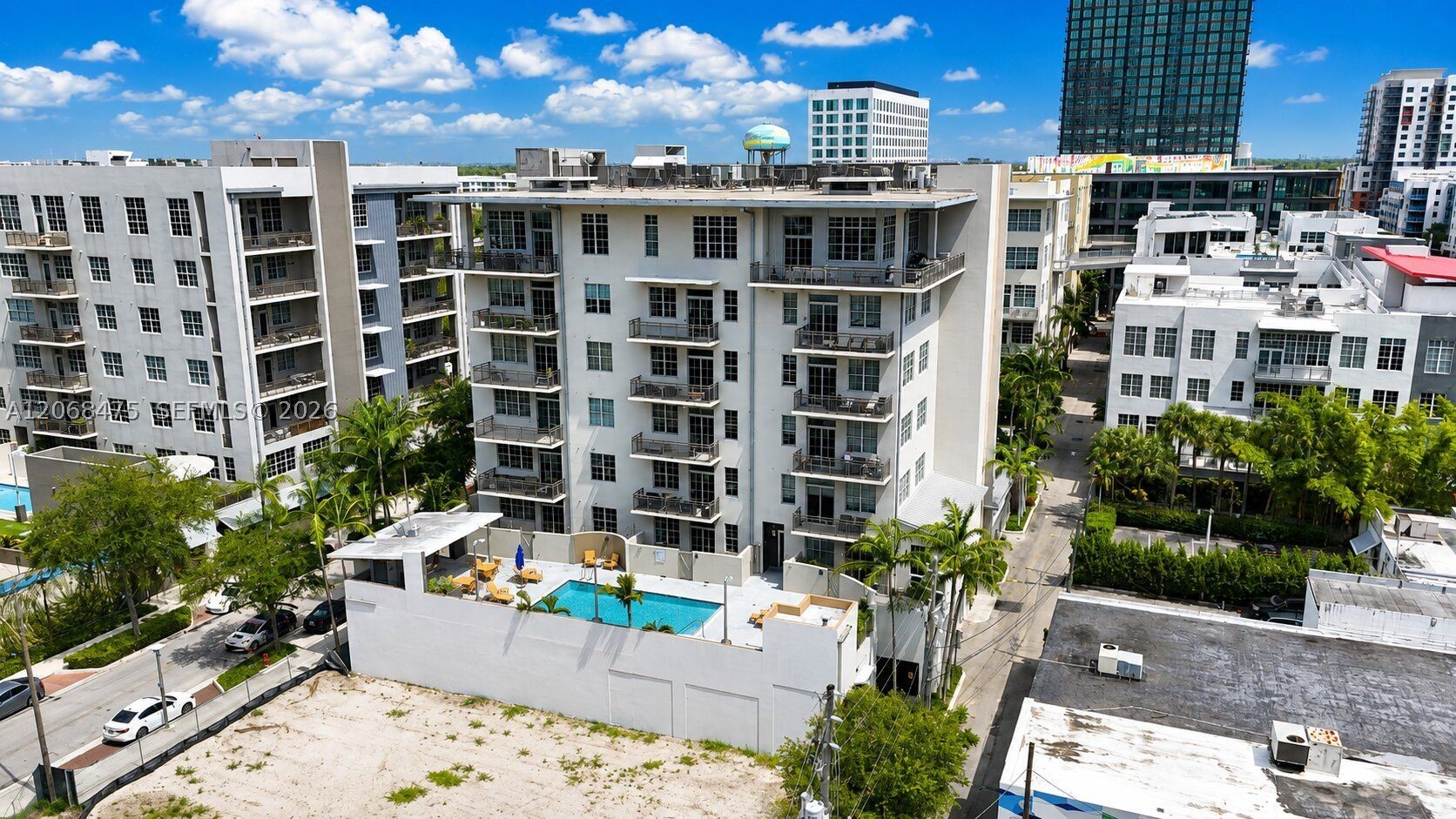 main property photo 40