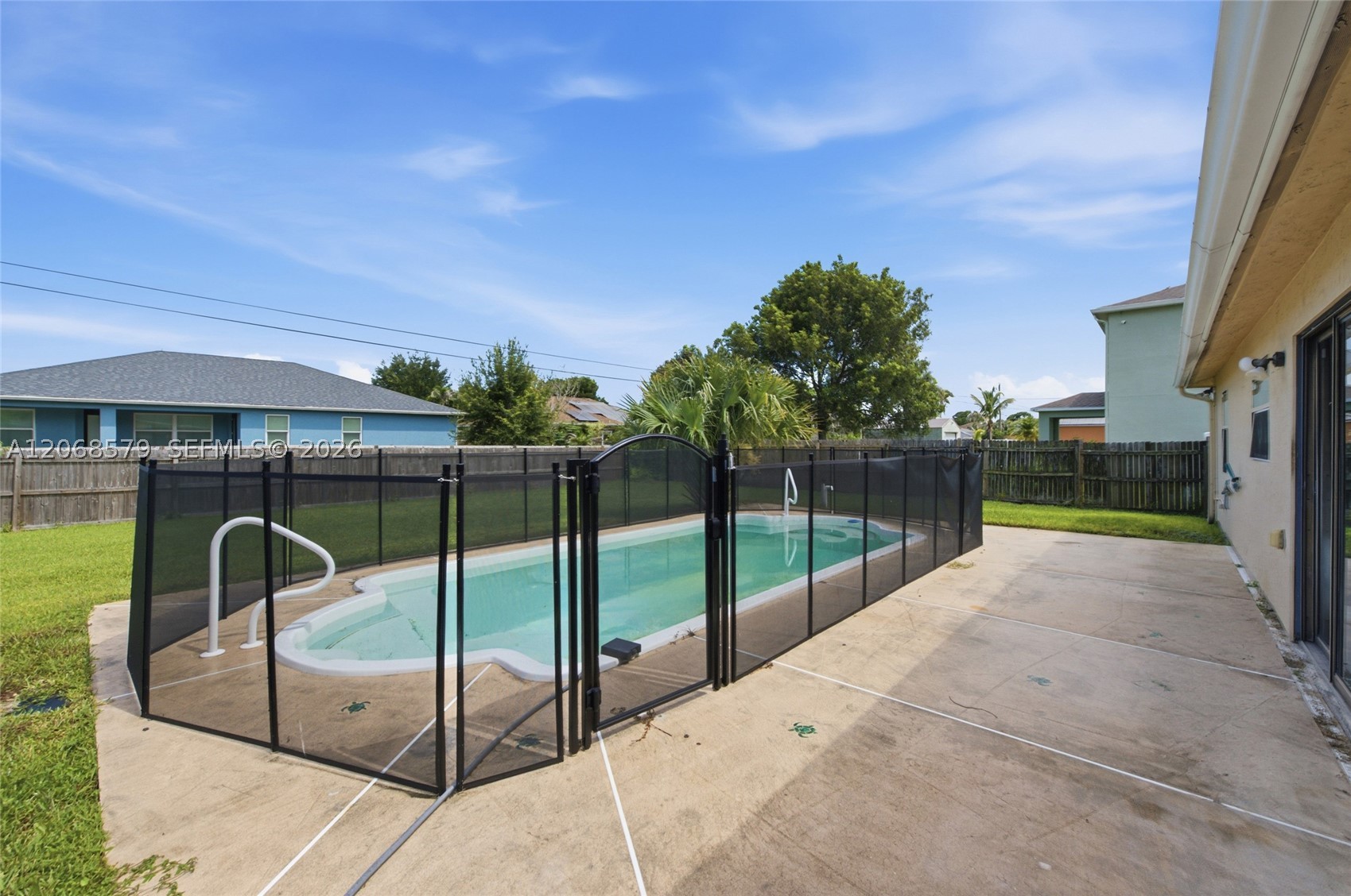 main property photo 25