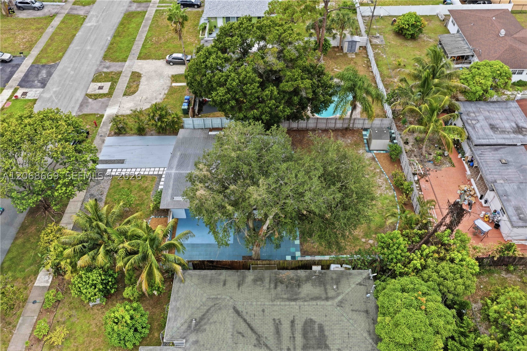 main property photo 14