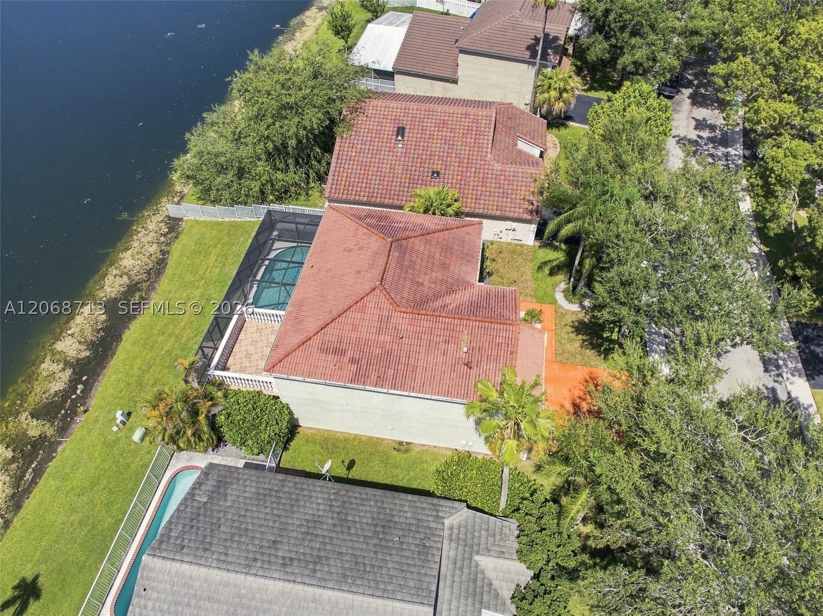 main property photo 29