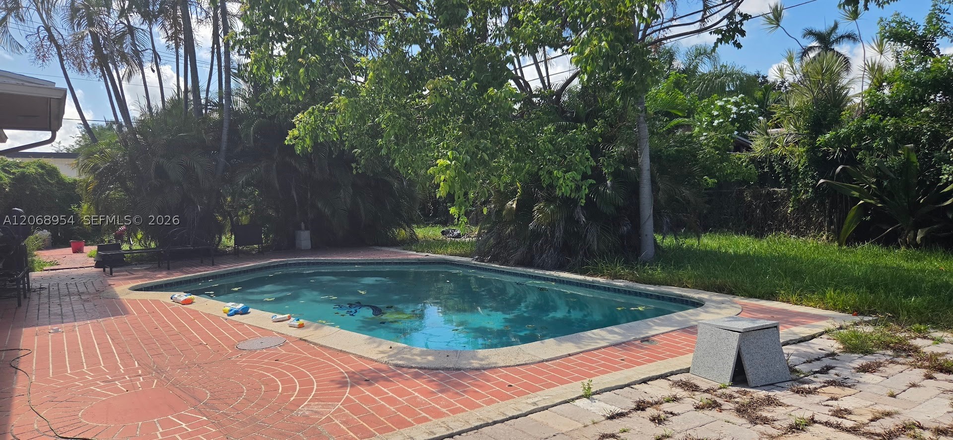 main property photo 17
