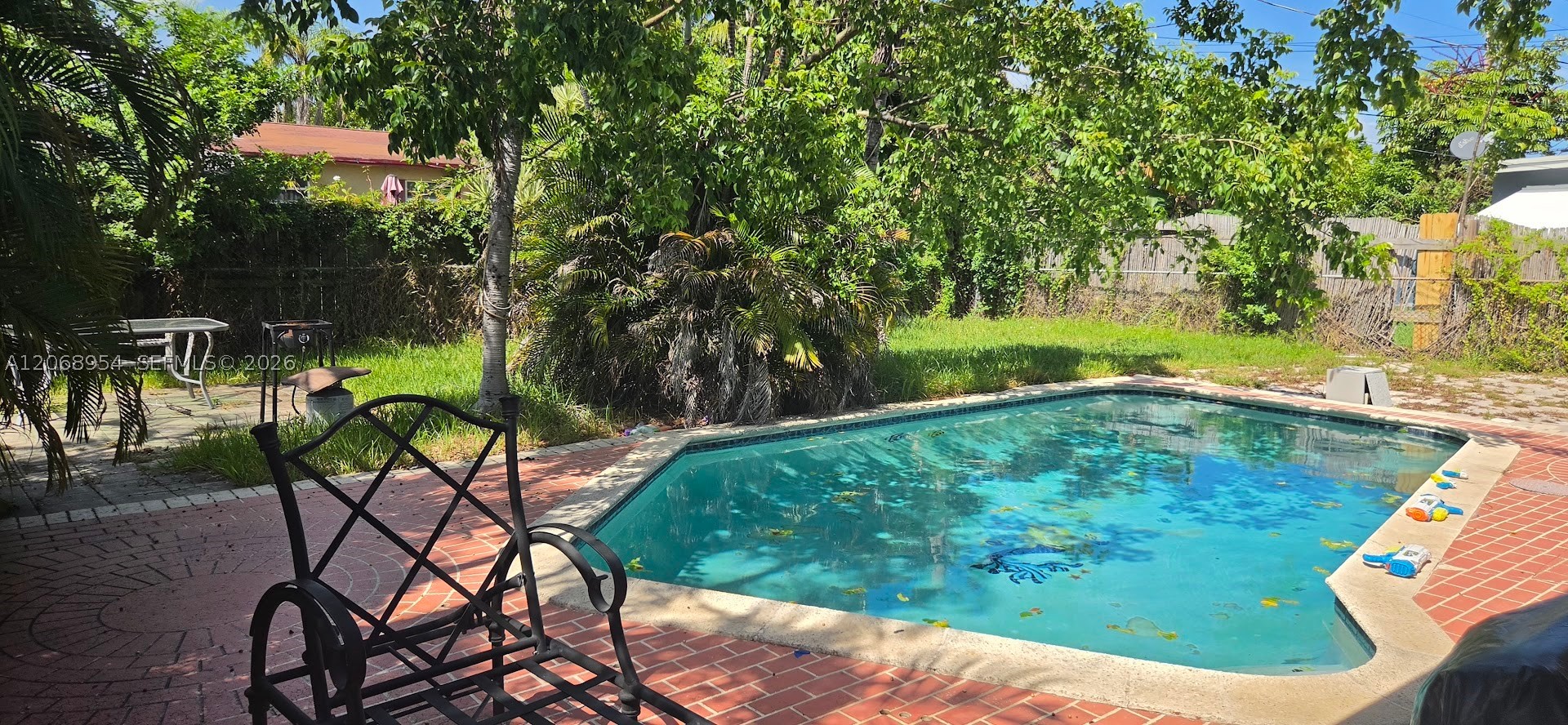 main property photo 6