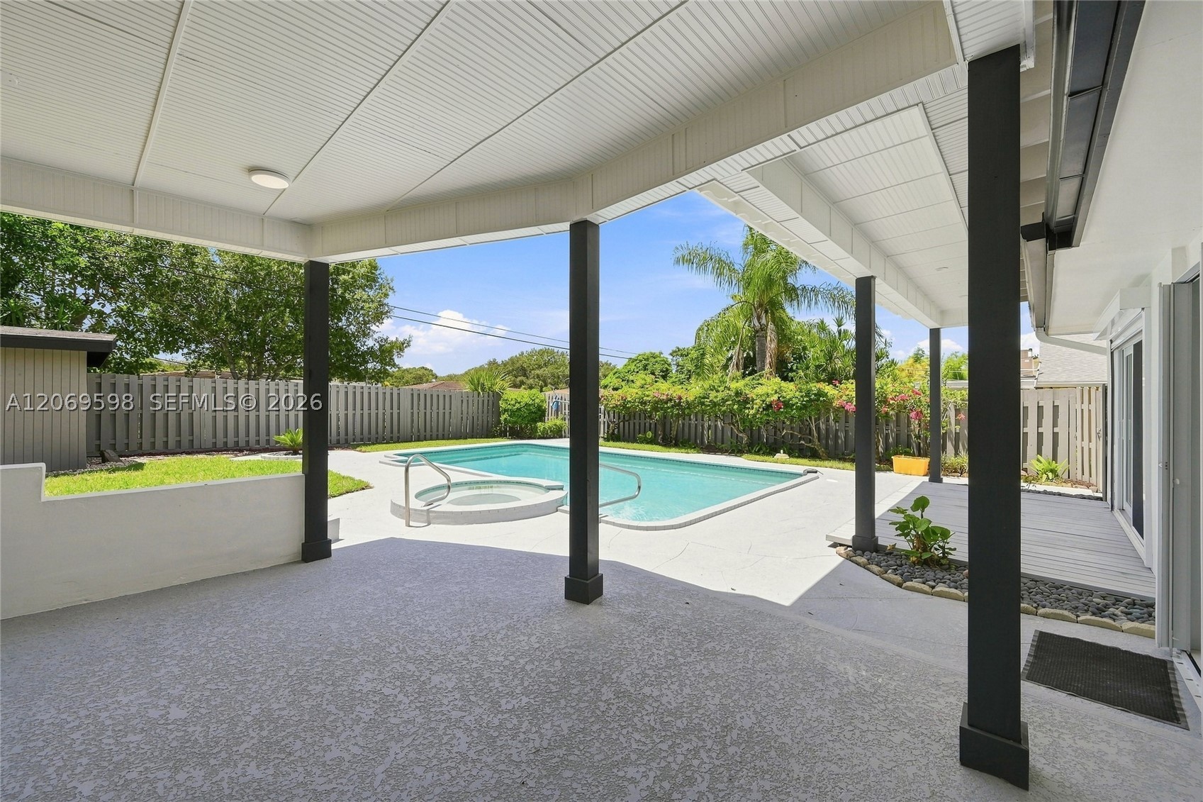 main property photo 12