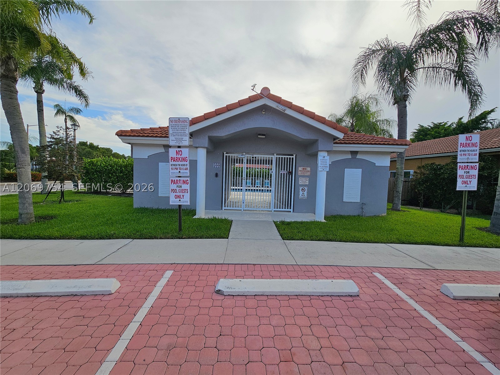 main property photo 41