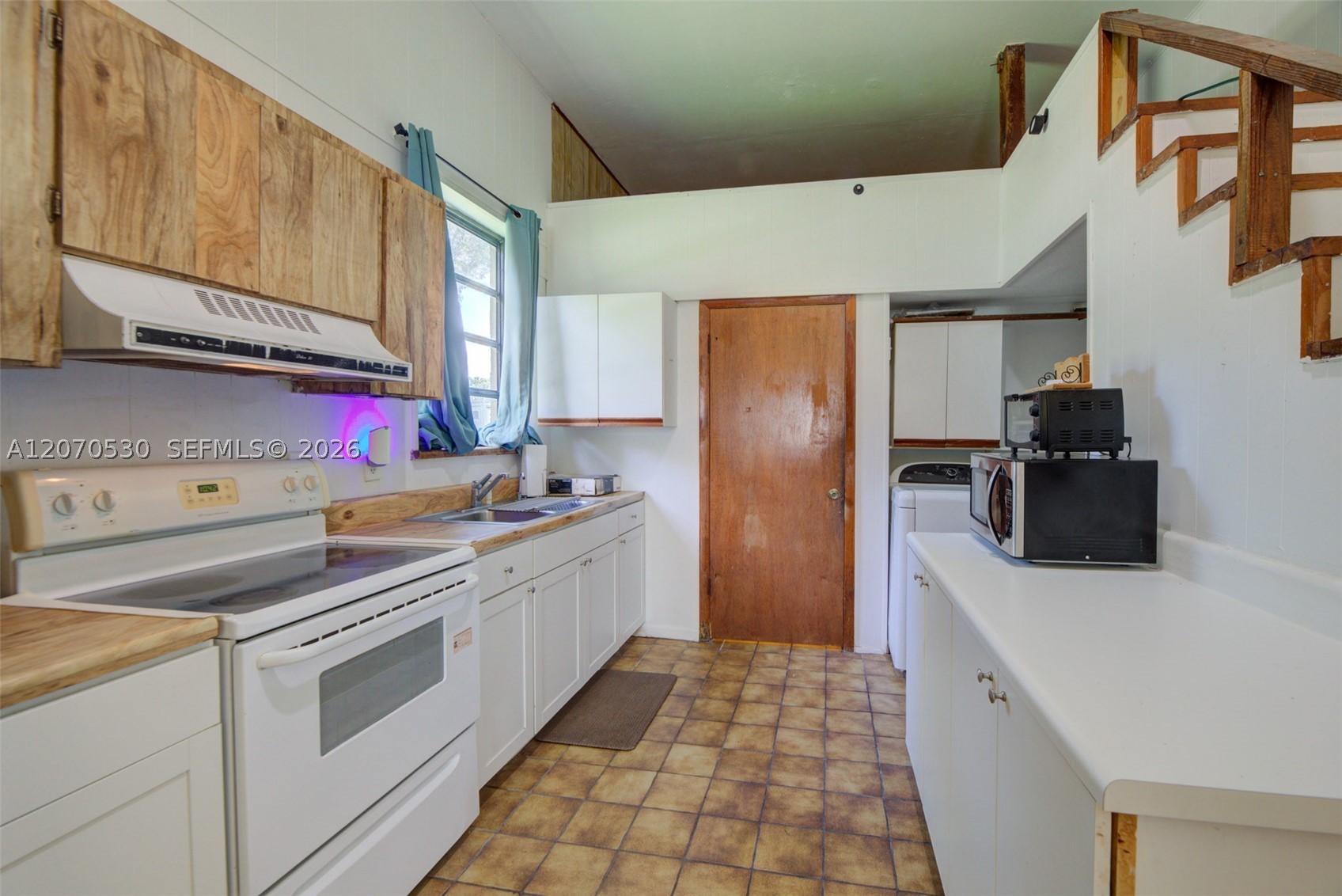 main property photo 75