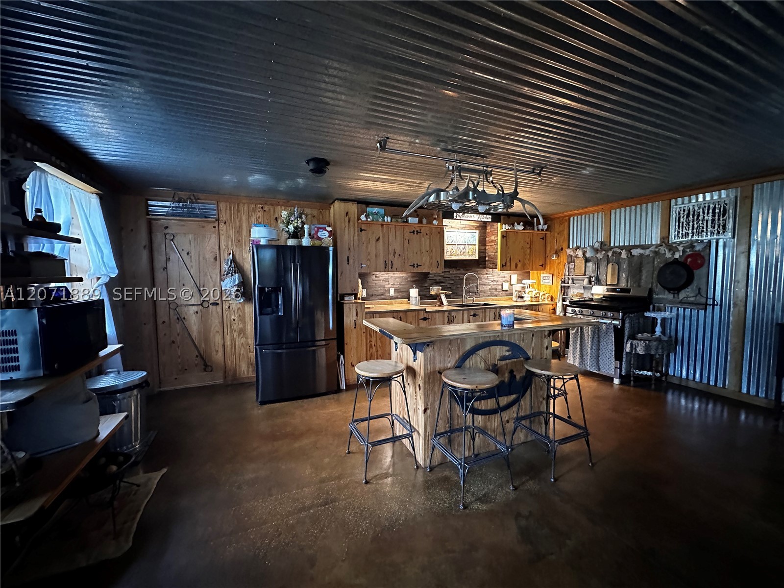 main property photo 45
