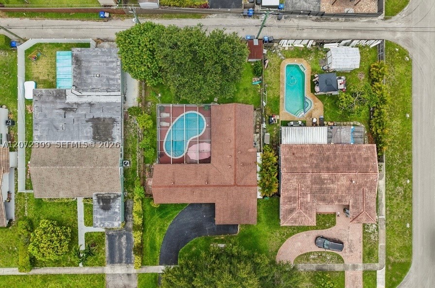 main property photo 33