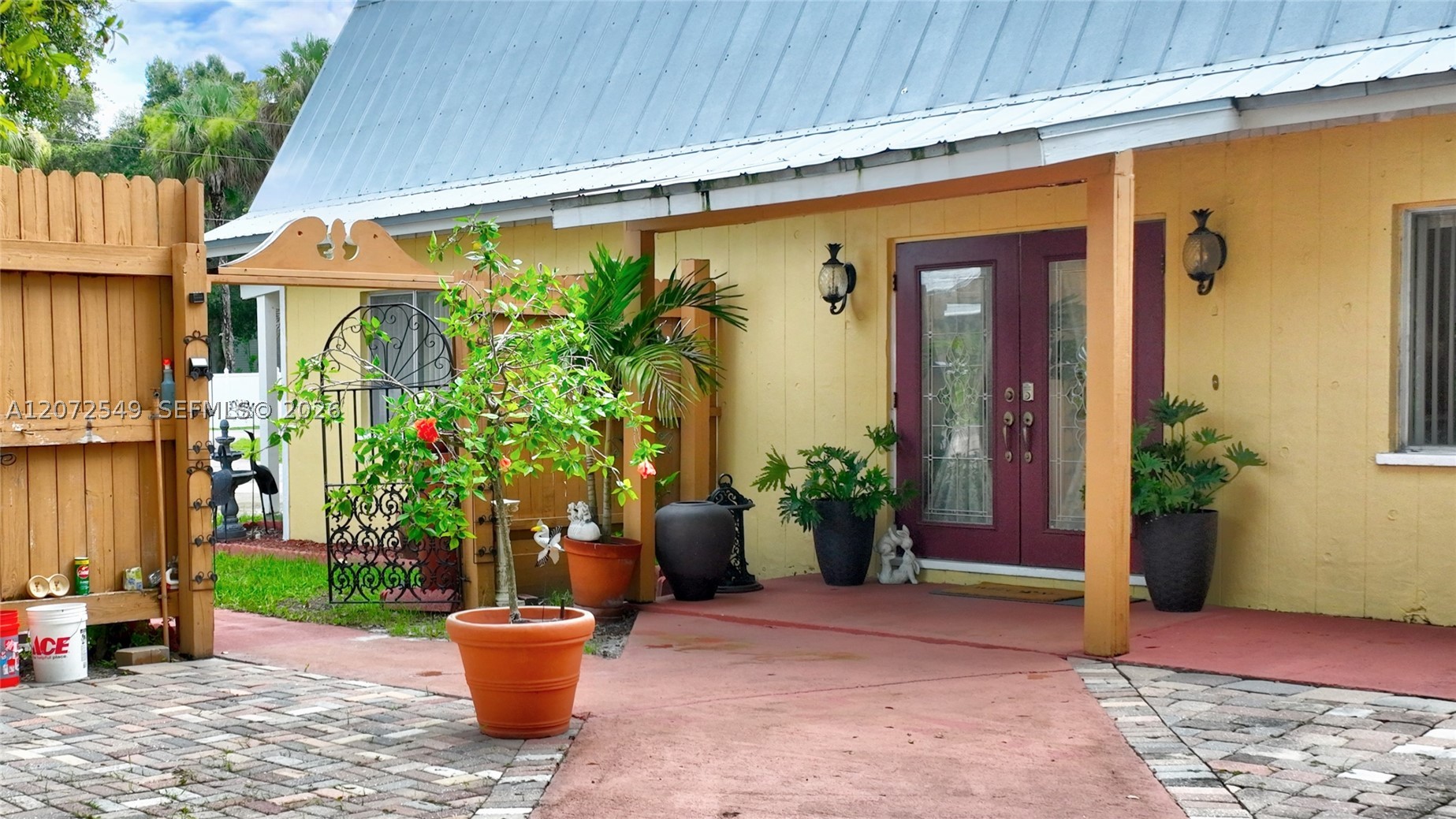 main property photo 9