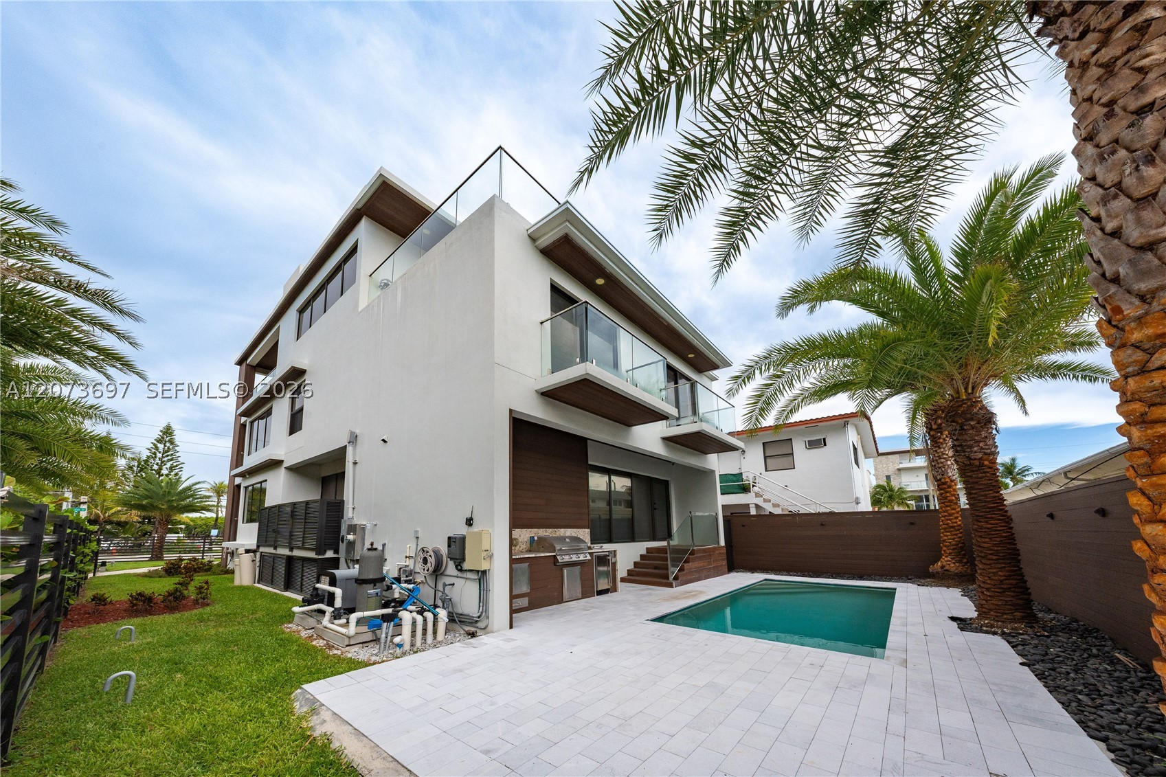 main property photo 75