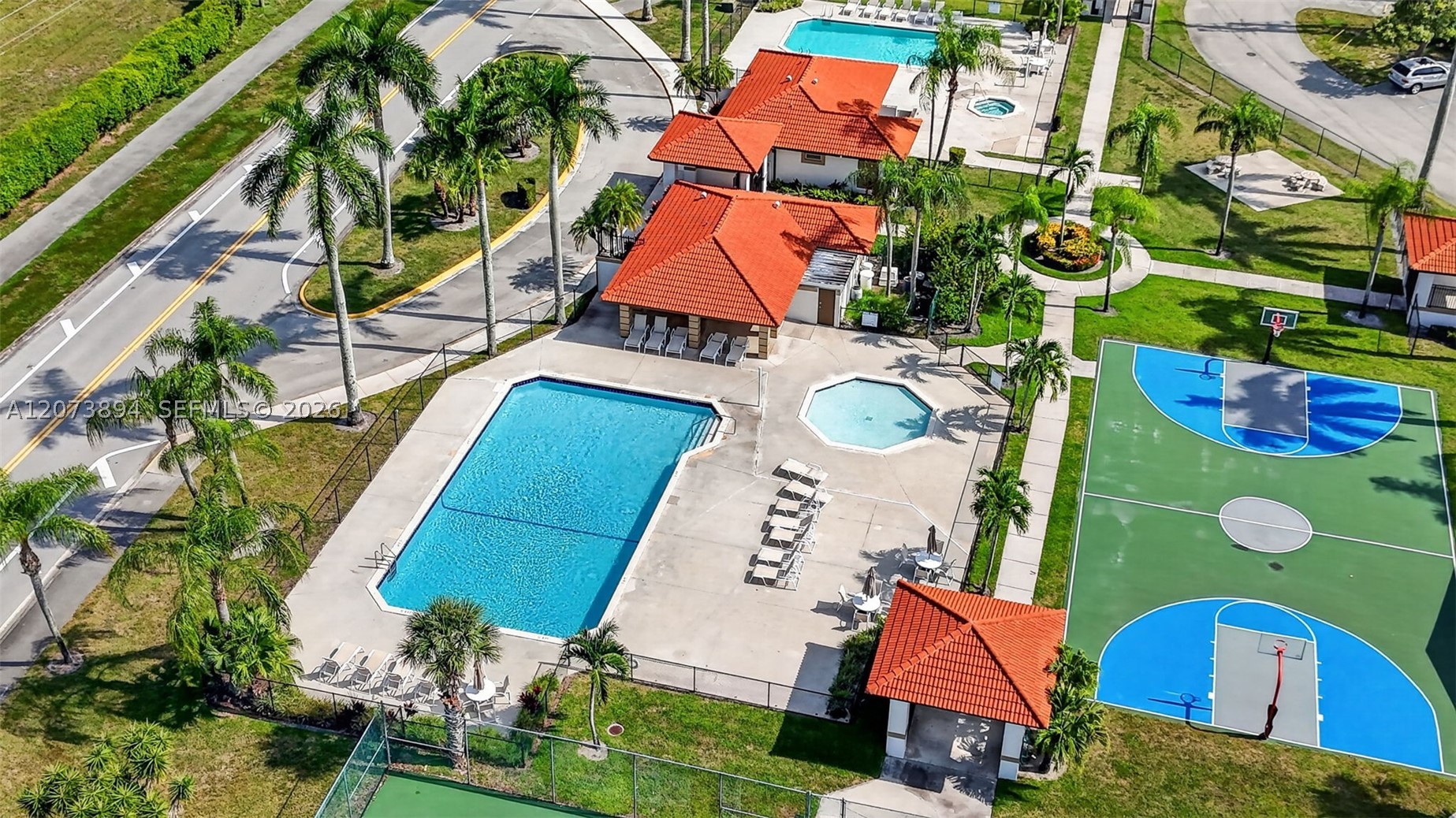 main property photo 40