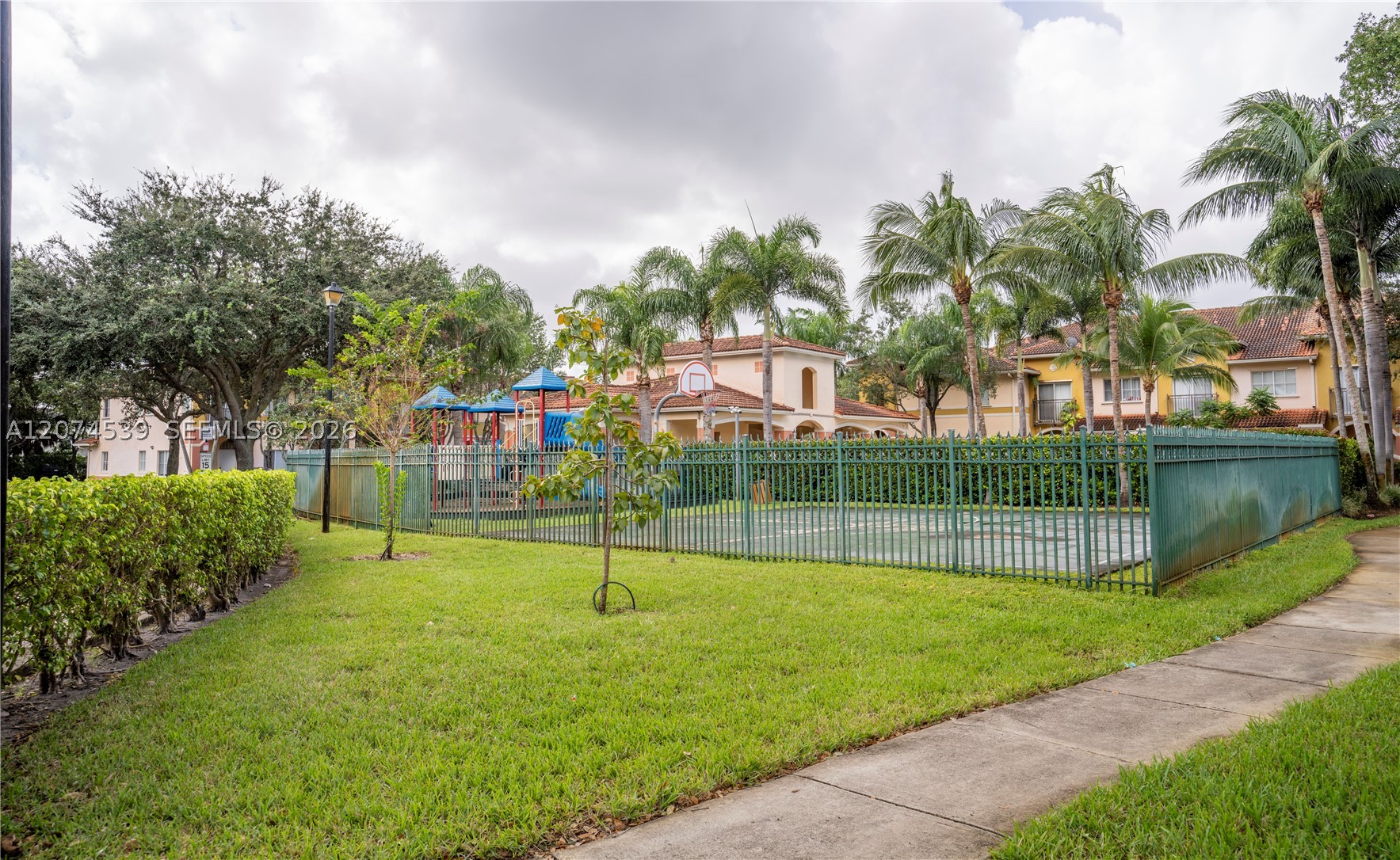 main property photo 25