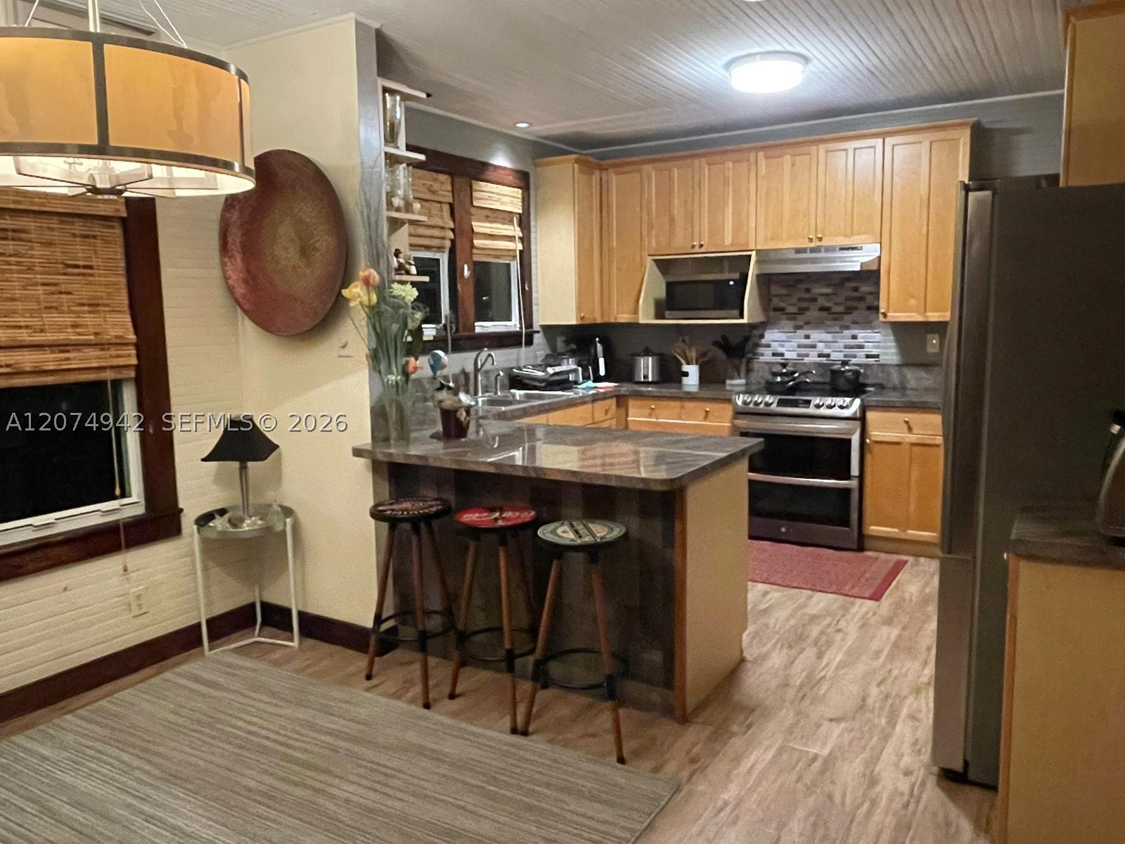 main property photo 13