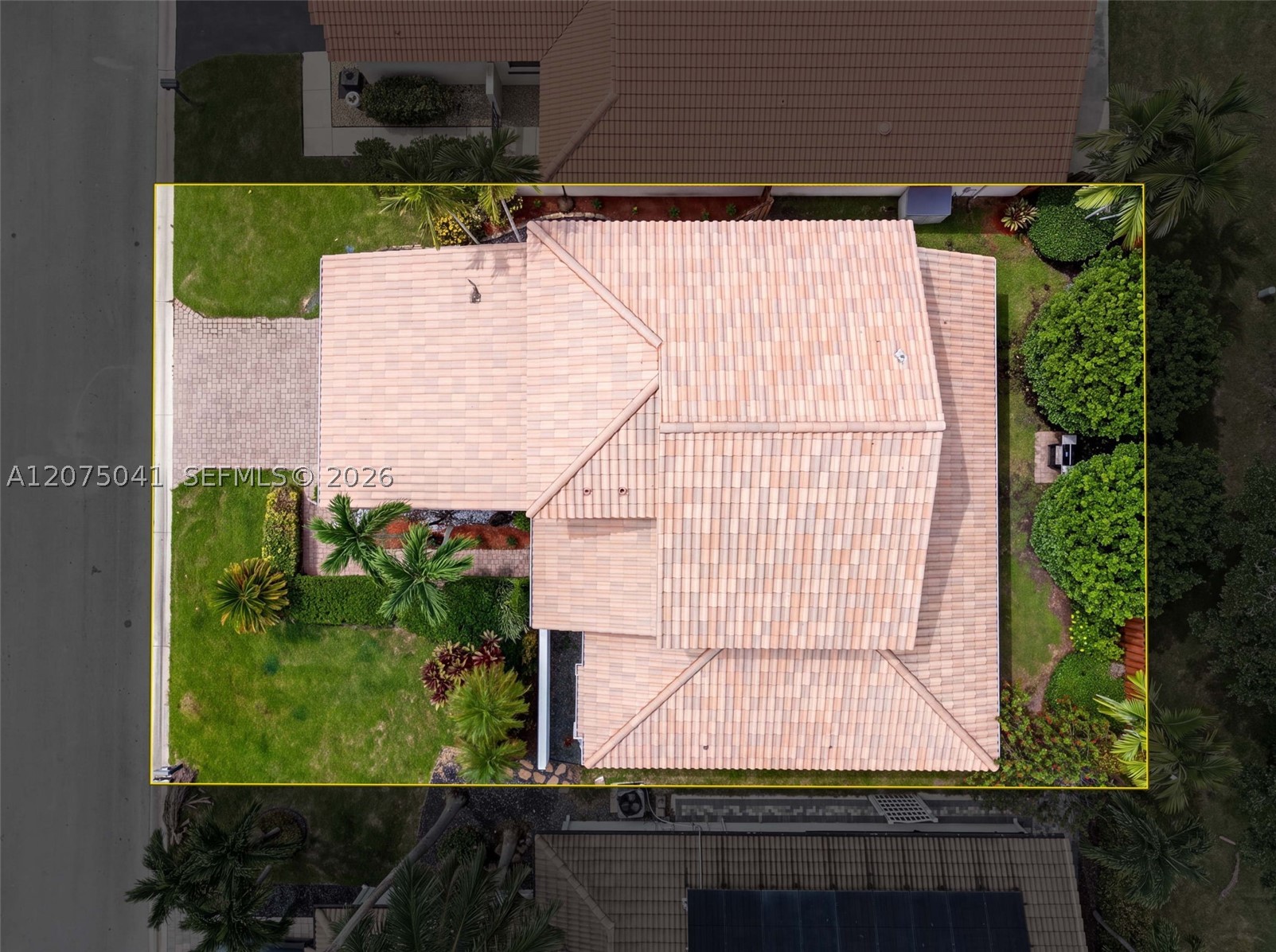 main property photo 32