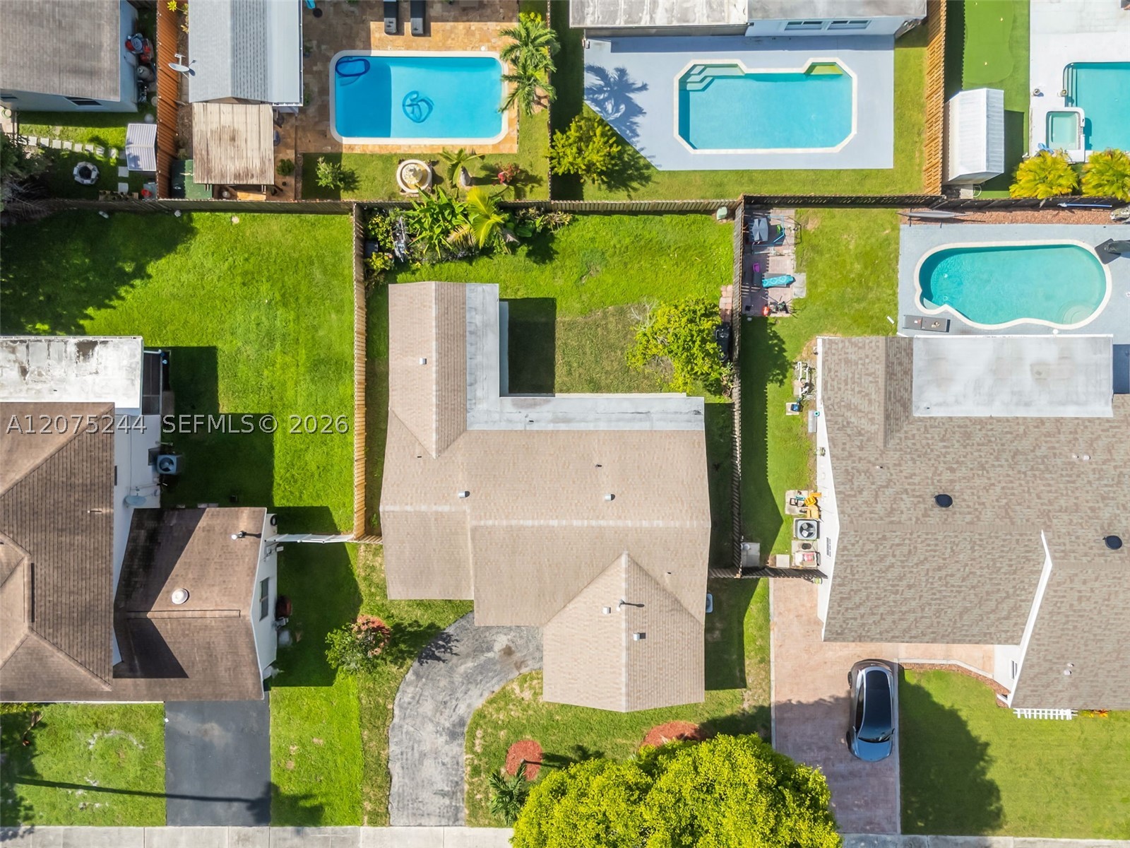 main property photo 24