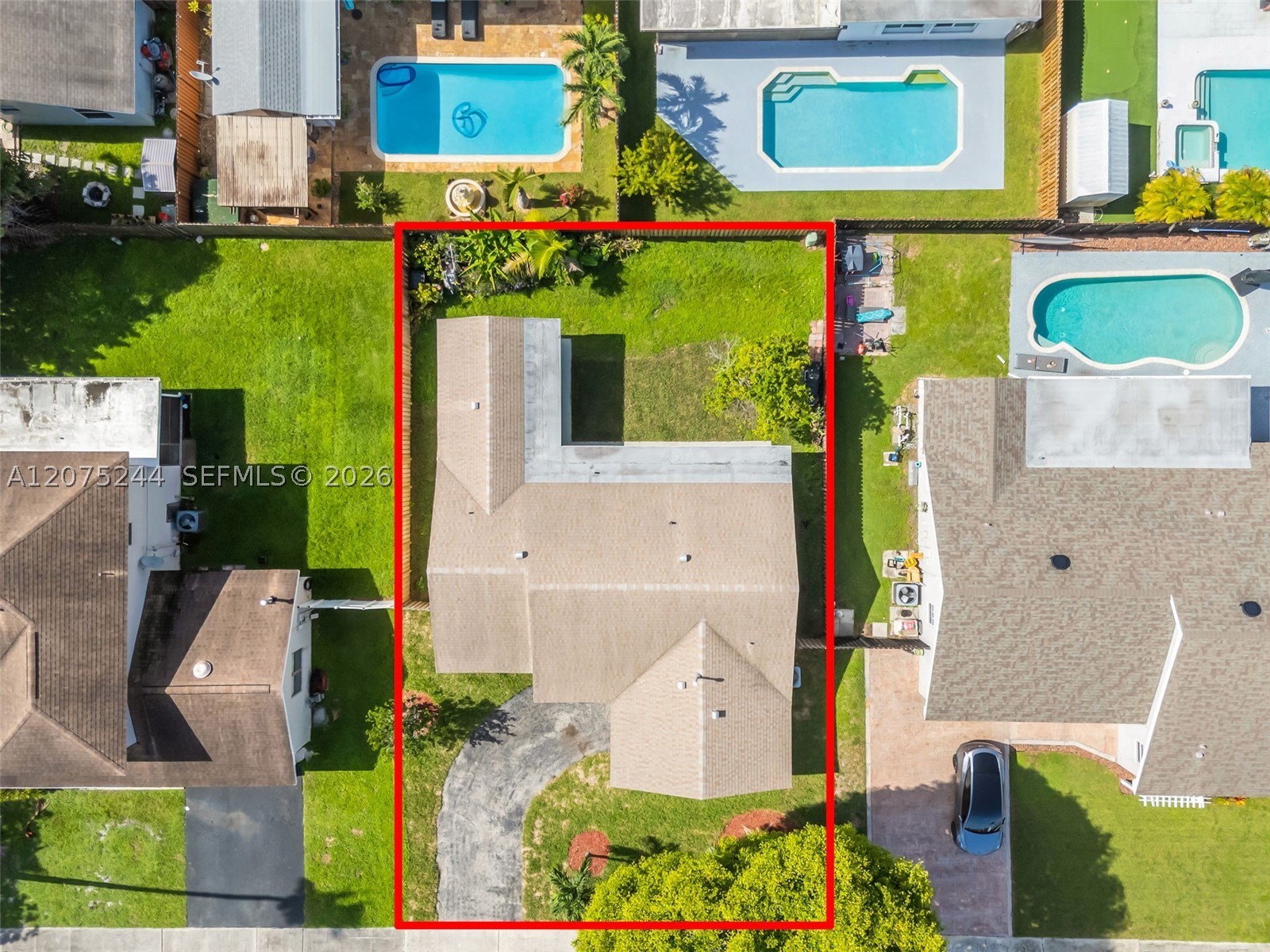 main property photo 25