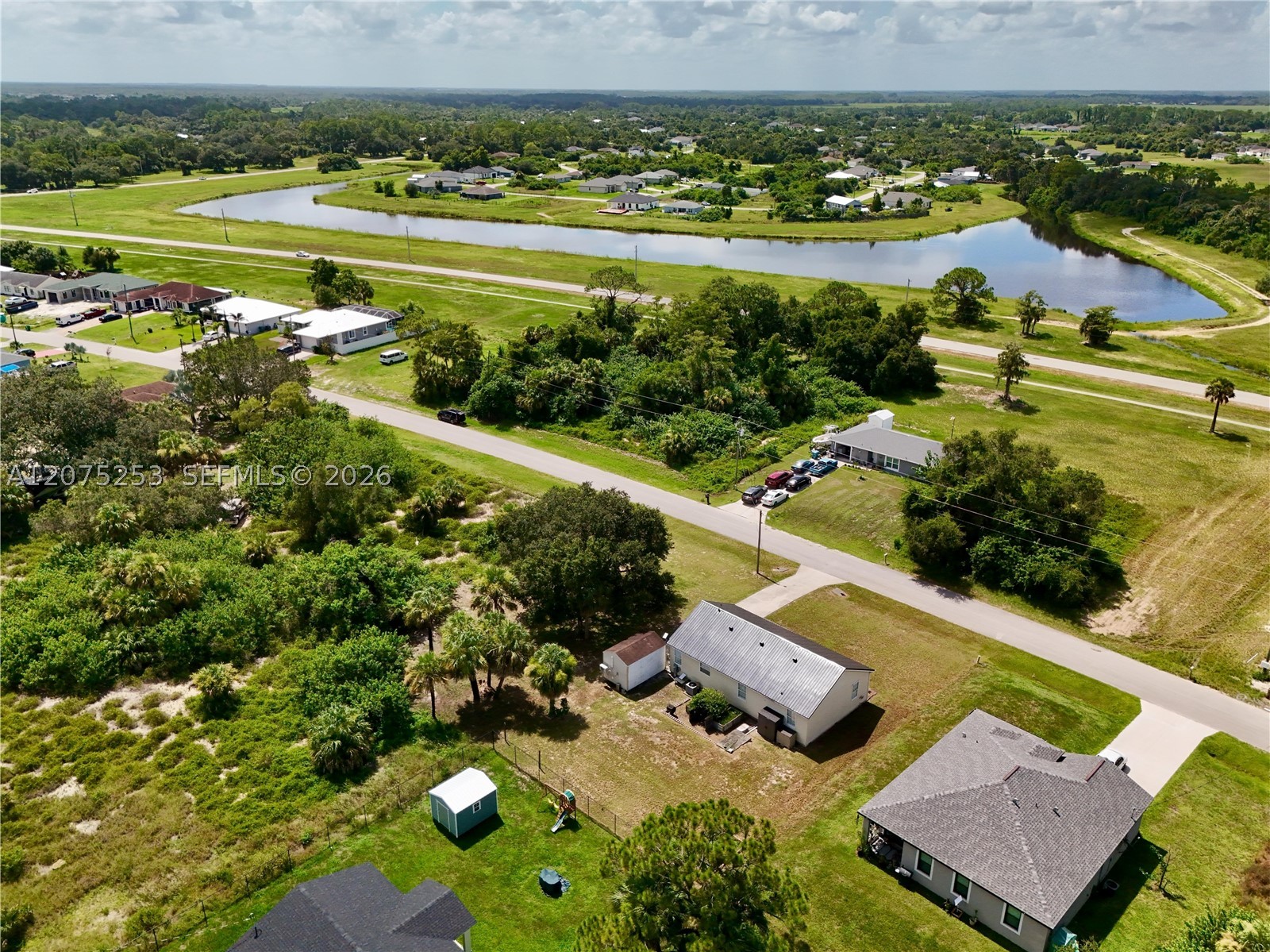 main property photo 23