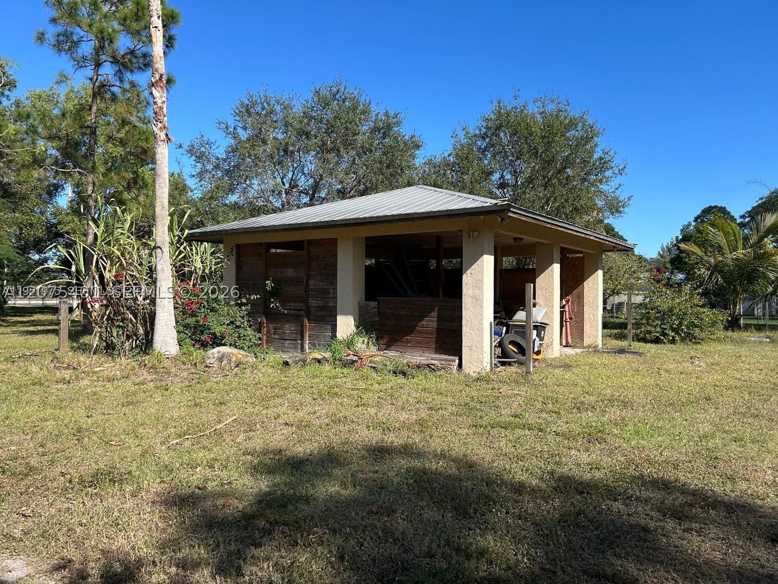 main property photo 20