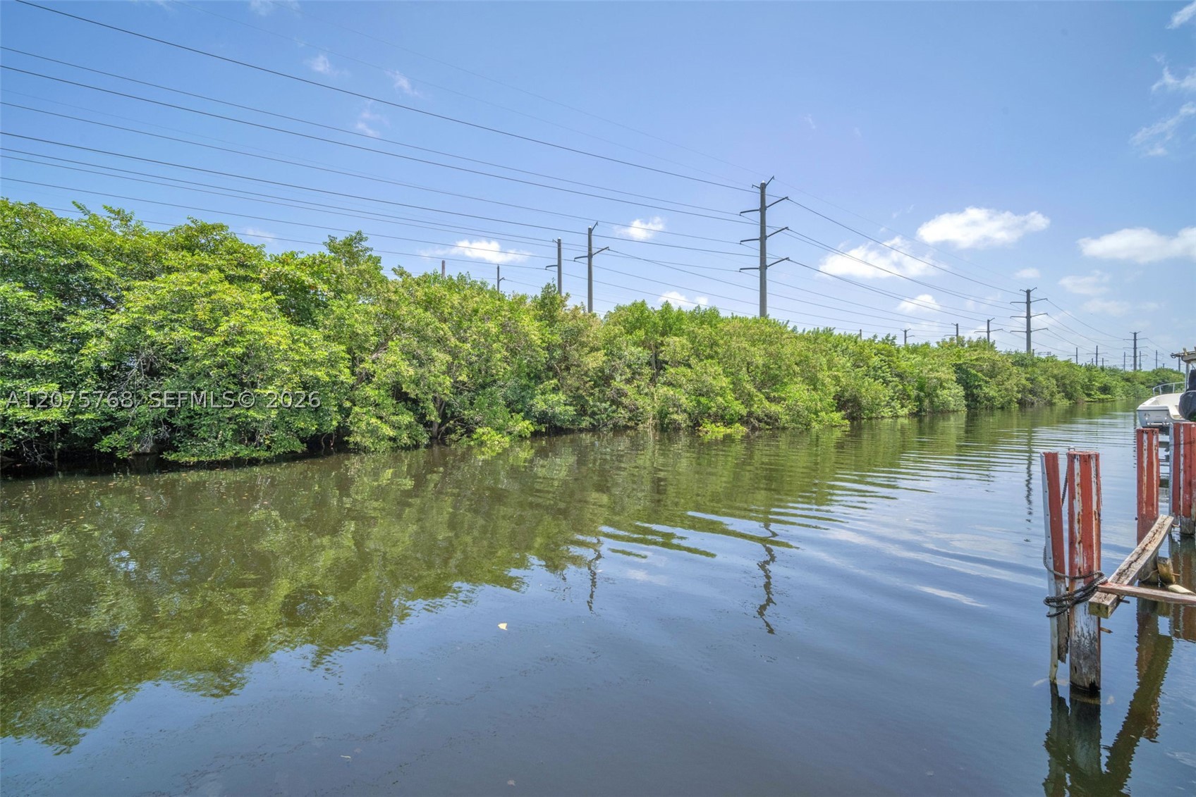 main property photo 32